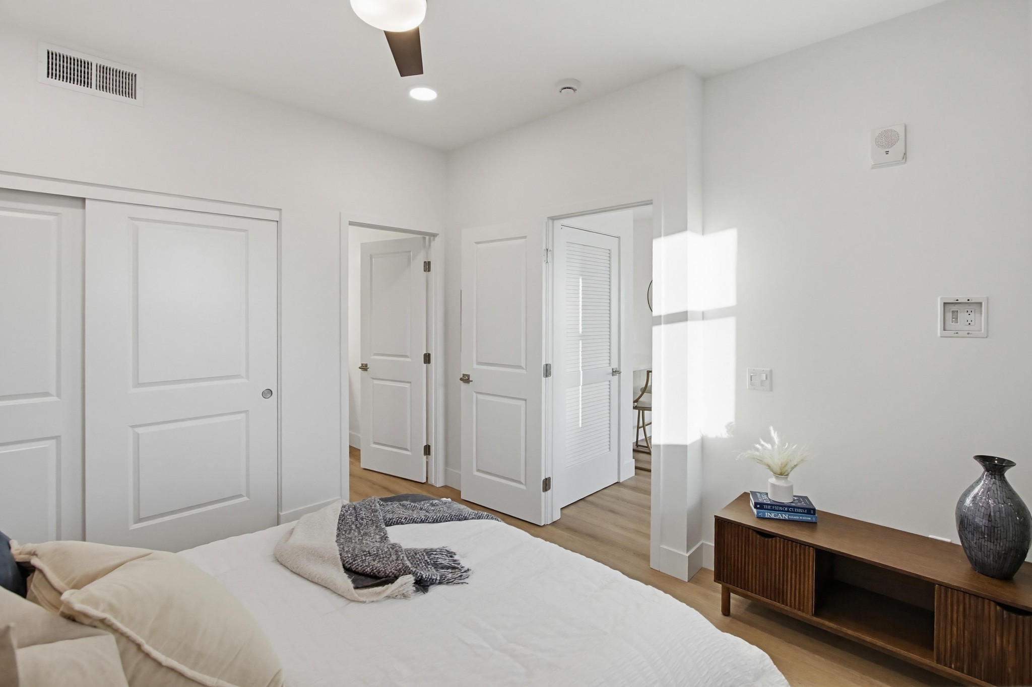 Virtual tour photo 17 of 25 for 2542 Ridgeway Dr #1209
