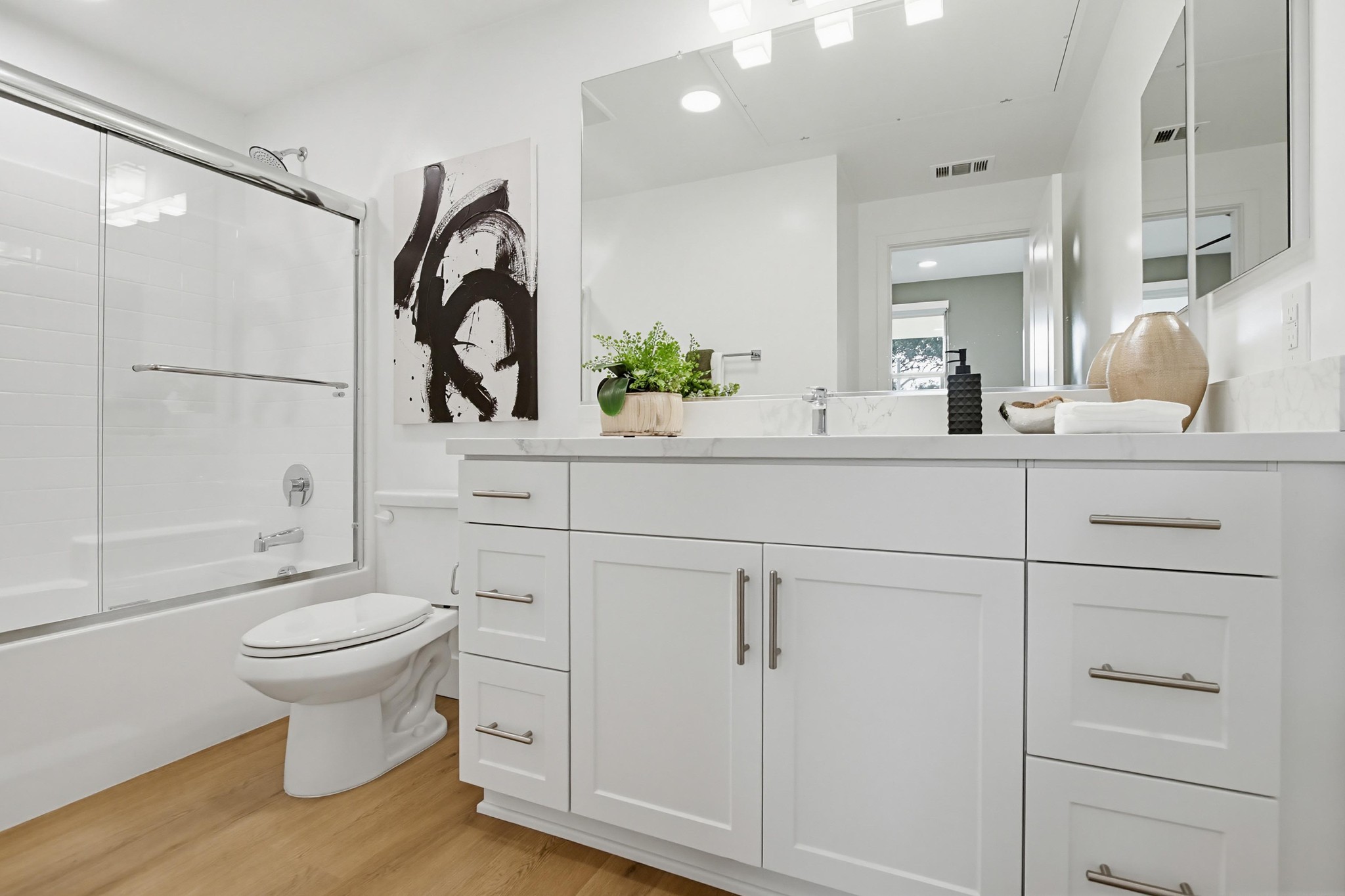 Virtual tour photo 18 of 25 for 2542 Ridgeway Dr #1209