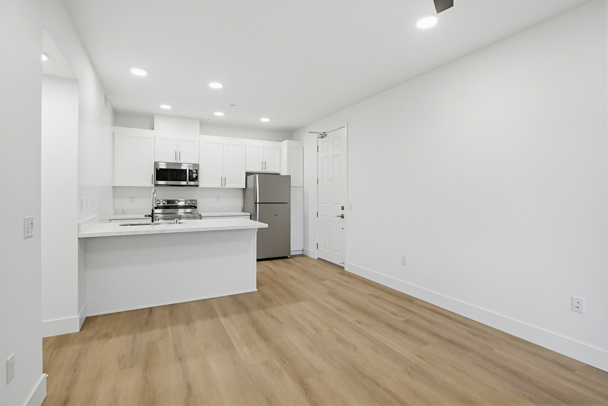 Virtual tour photo 6 of 23 for 2542 Ridgeway Dr #1205