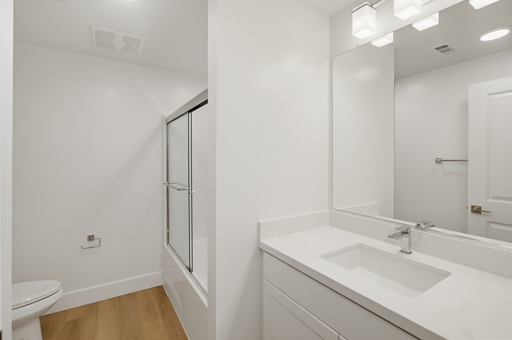 Virtual tour photo 12 of 23 for 2542 Ridgeway Dr #1205