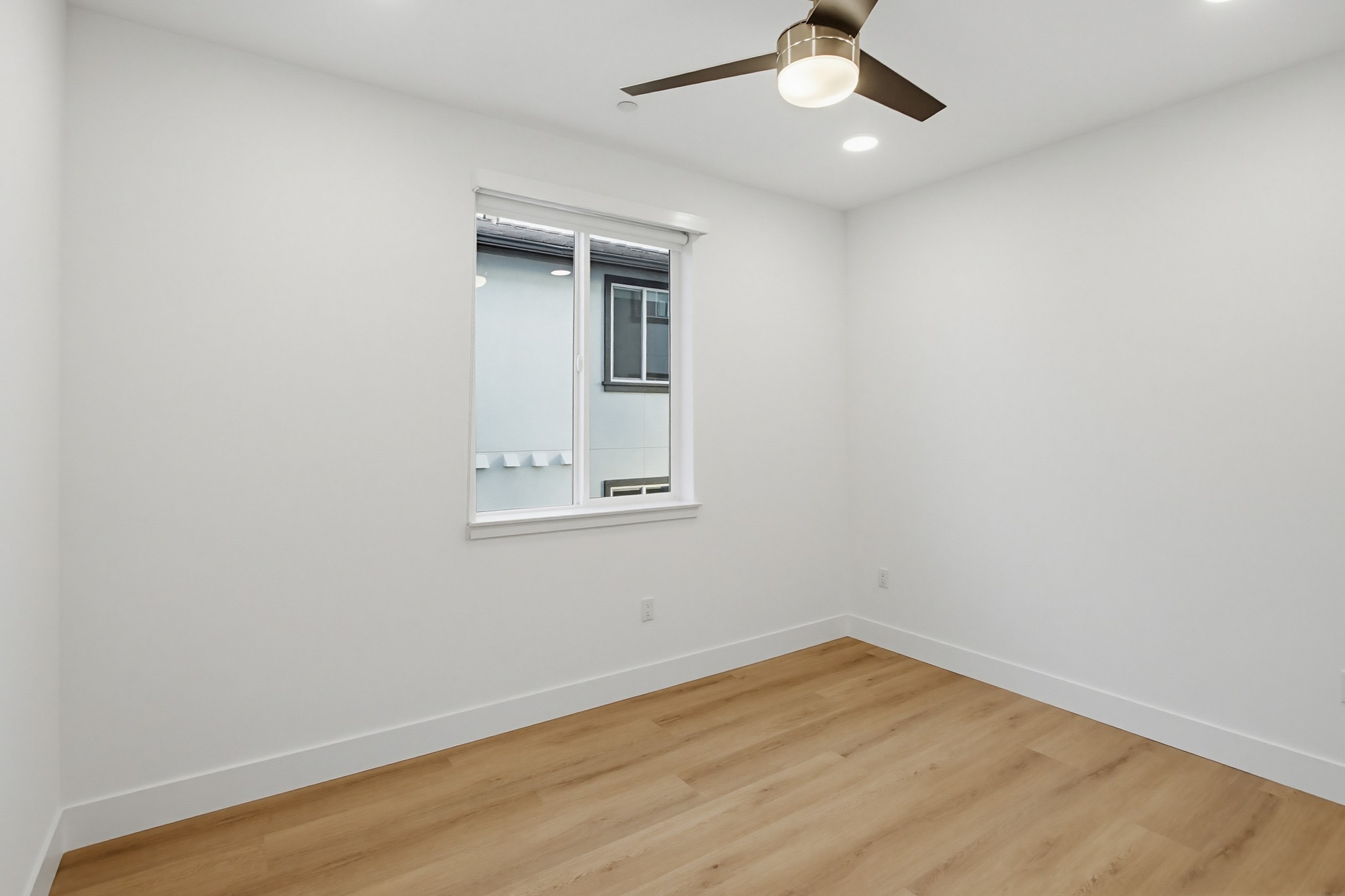 Virtual tour photo 15 of 23 for 2542 Ridgeway Dr #1205