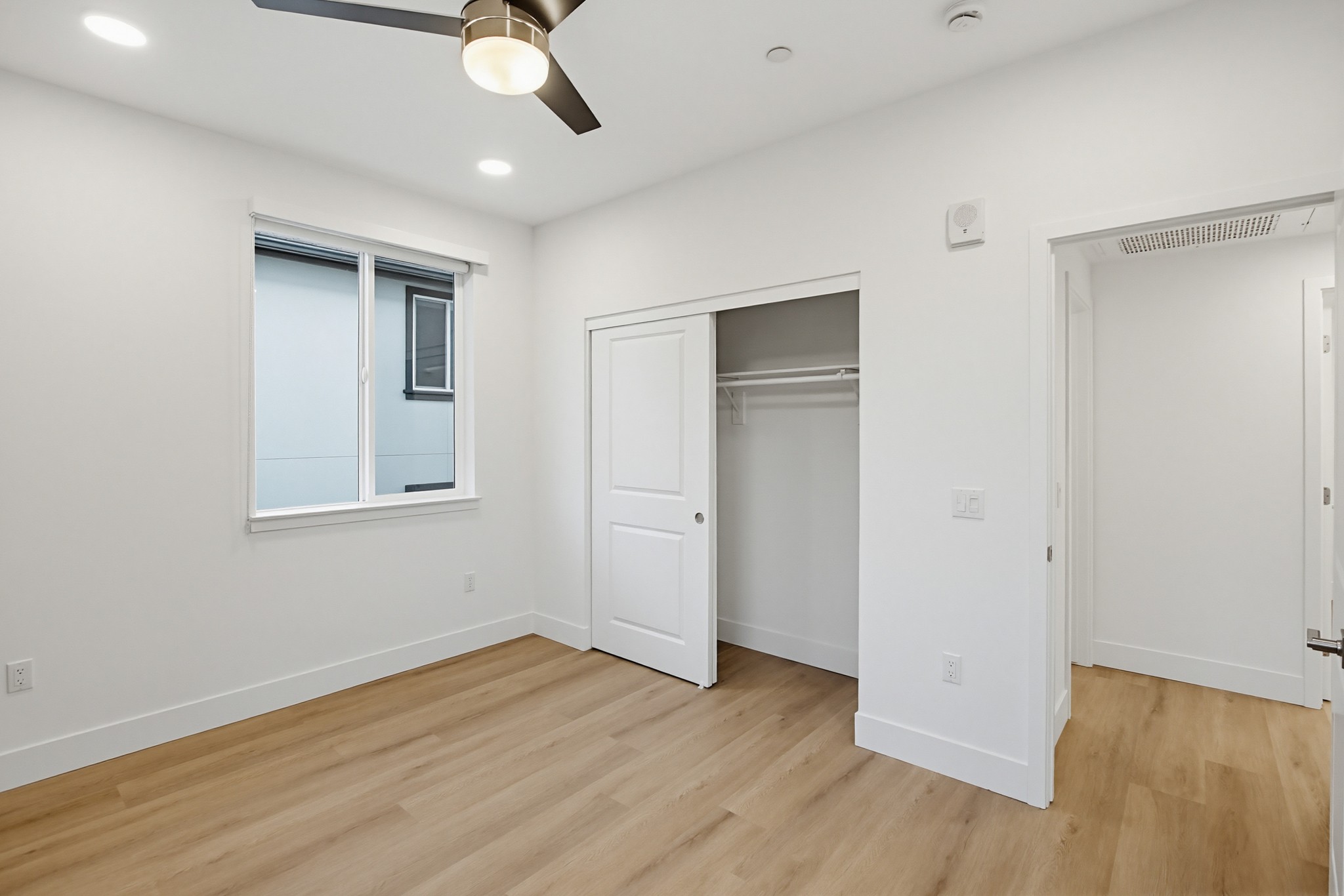 Virtual tour photo 19 of 23 for 2542 Ridgeway Dr #1205