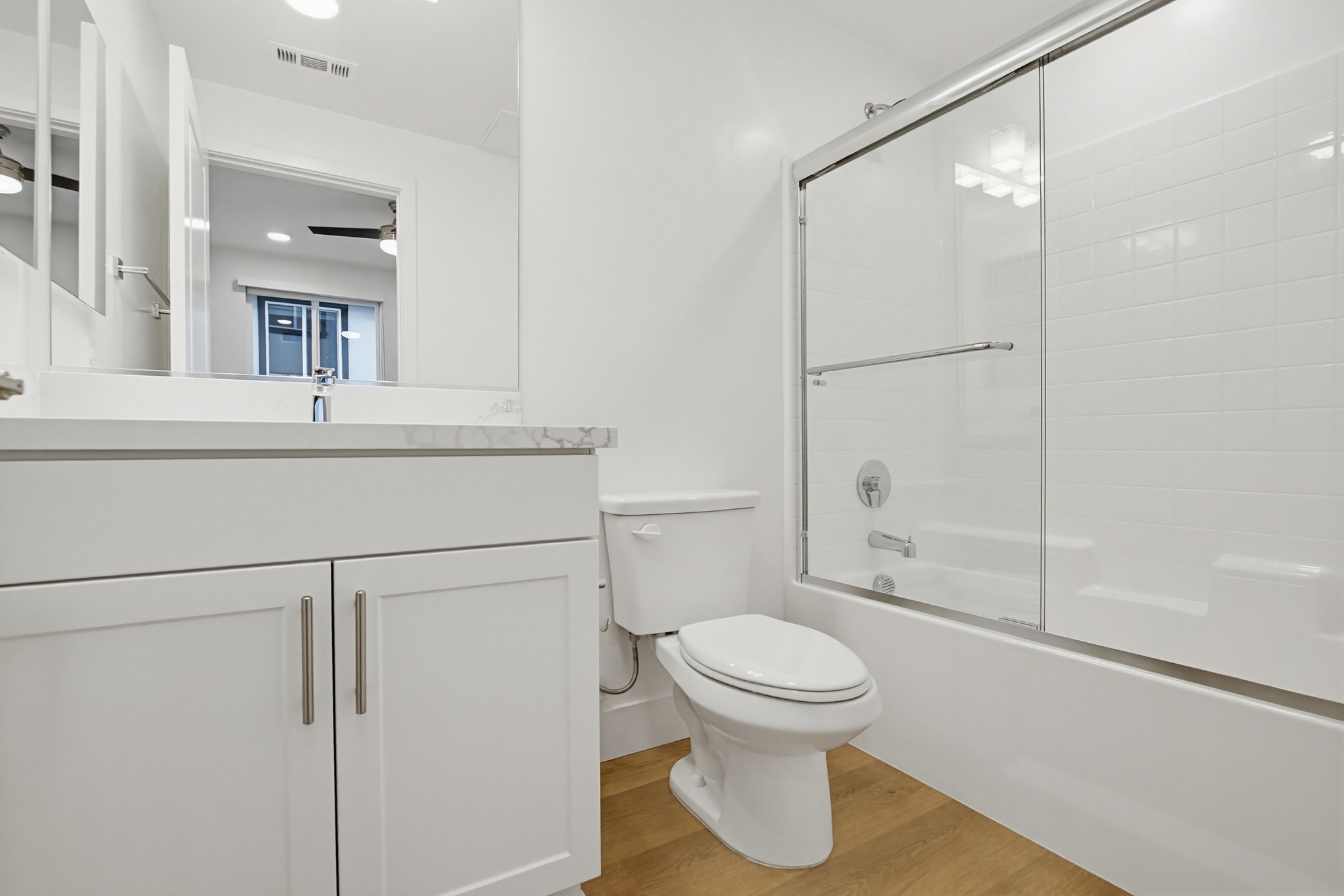 Virtual tour photo 22 of 23 for 2542 Ridgeway Dr #1205