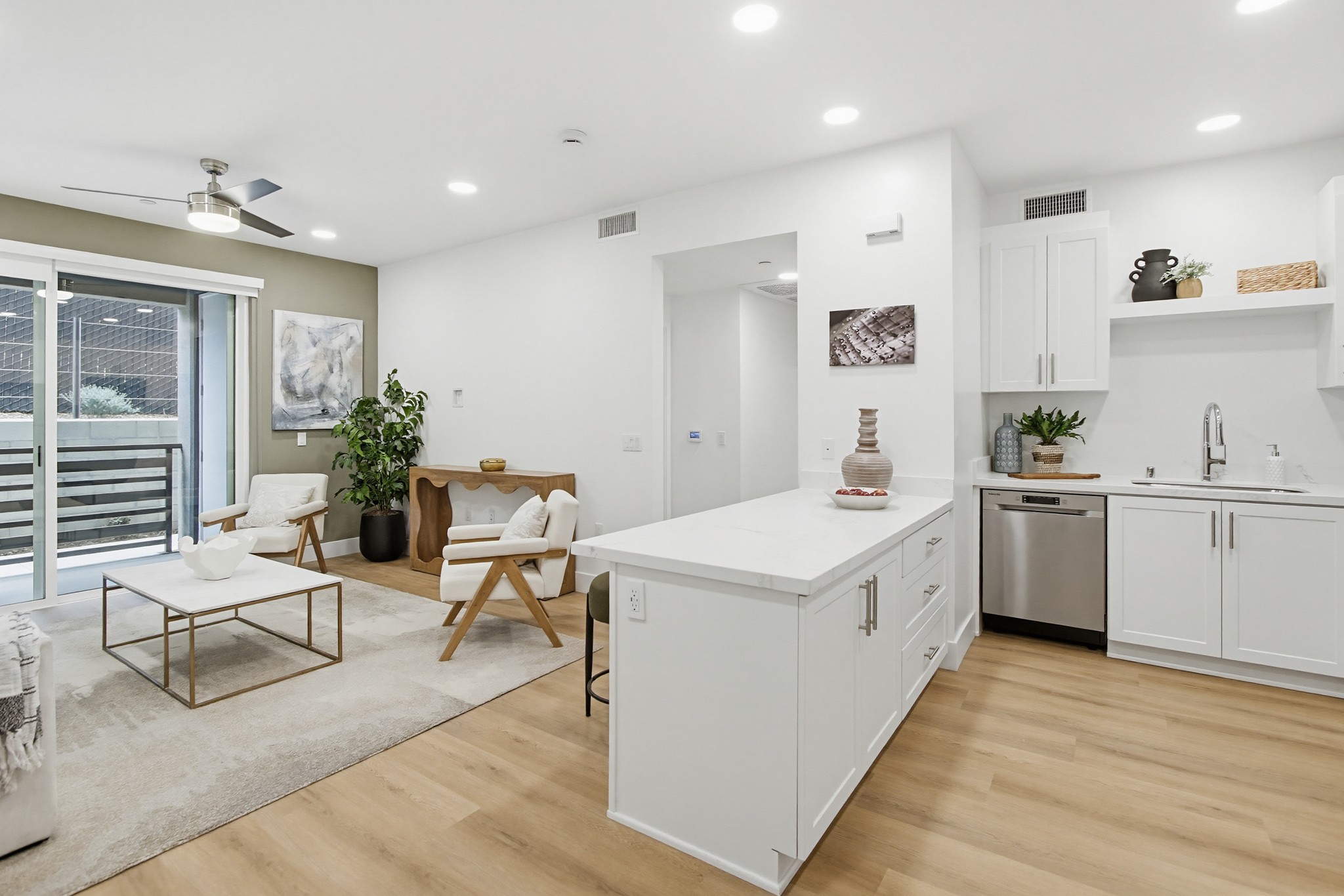 Virtual tour photo 3 of 108 for 2554 Ridgeway Dr #2103 and Common Areas