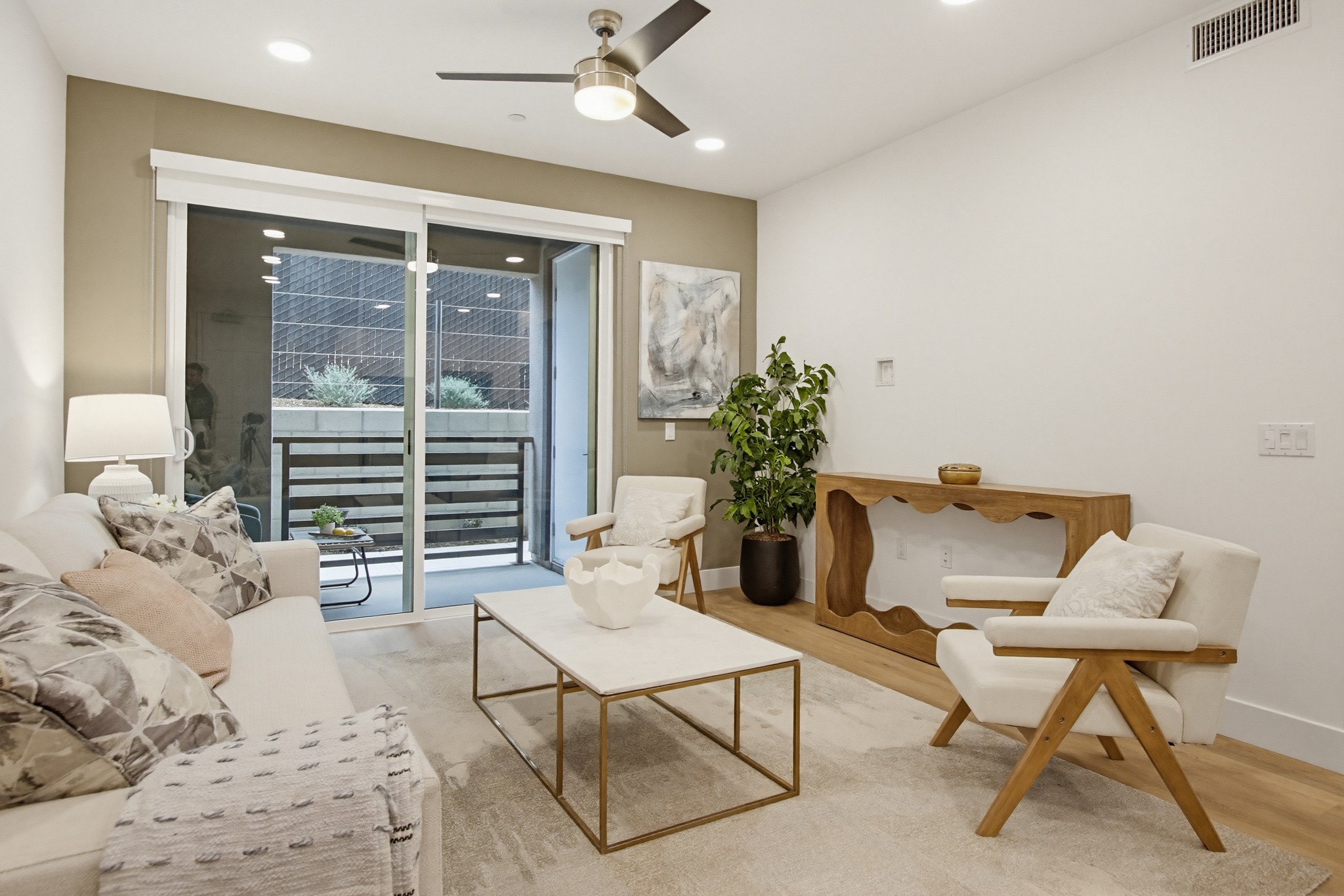 Virtual tour photo 4 of 108 for 2554 Ridgeway Dr #2103 and Common Areas
