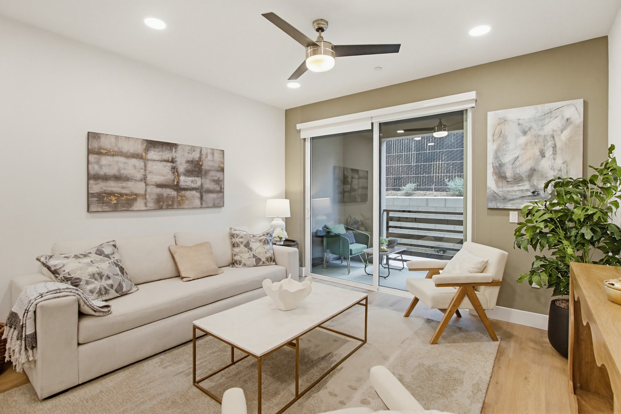Virtual tour photo 8 of 108 for 2554 Ridgeway Dr #2103 and Common Areas