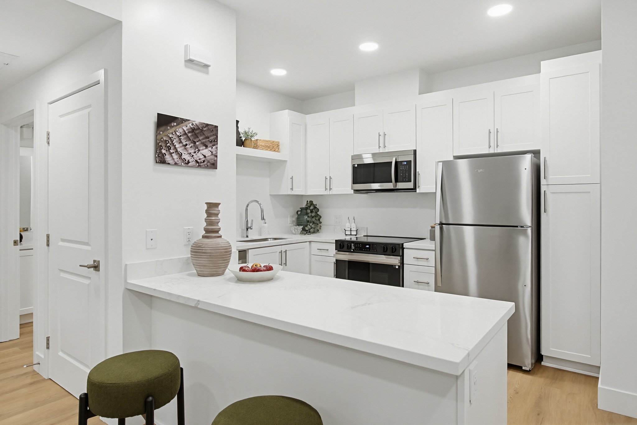 Virtual tour photo 9 of 108 for 2554 Ridgeway Dr #2103 and Common Areas