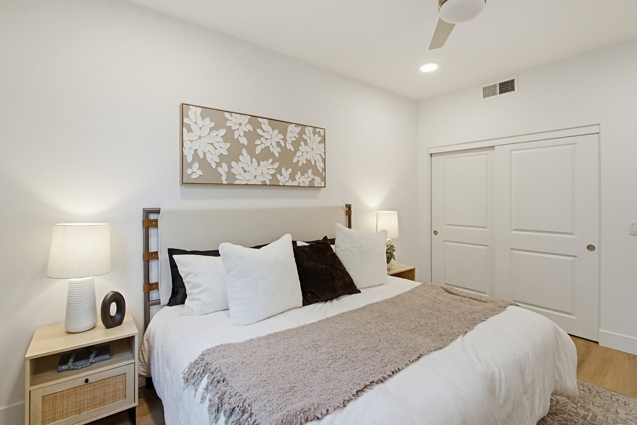 Virtual tour photo 23 of 108 for 2554 Ridgeway Dr #2103 and Common Areas