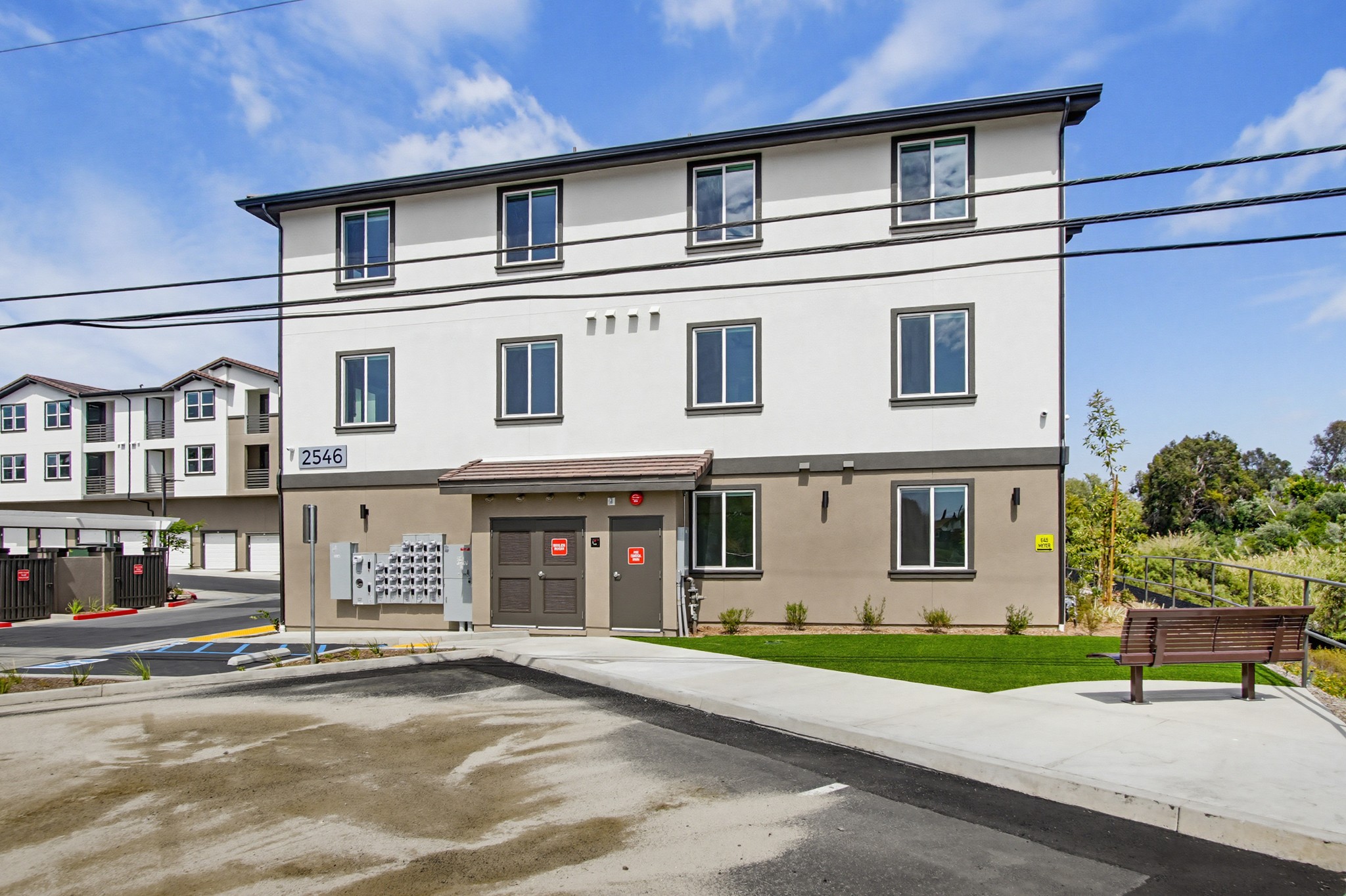 Virtual tour photo 27 of 108 for 2554 Ridgeway Dr #2103 and Common Areas