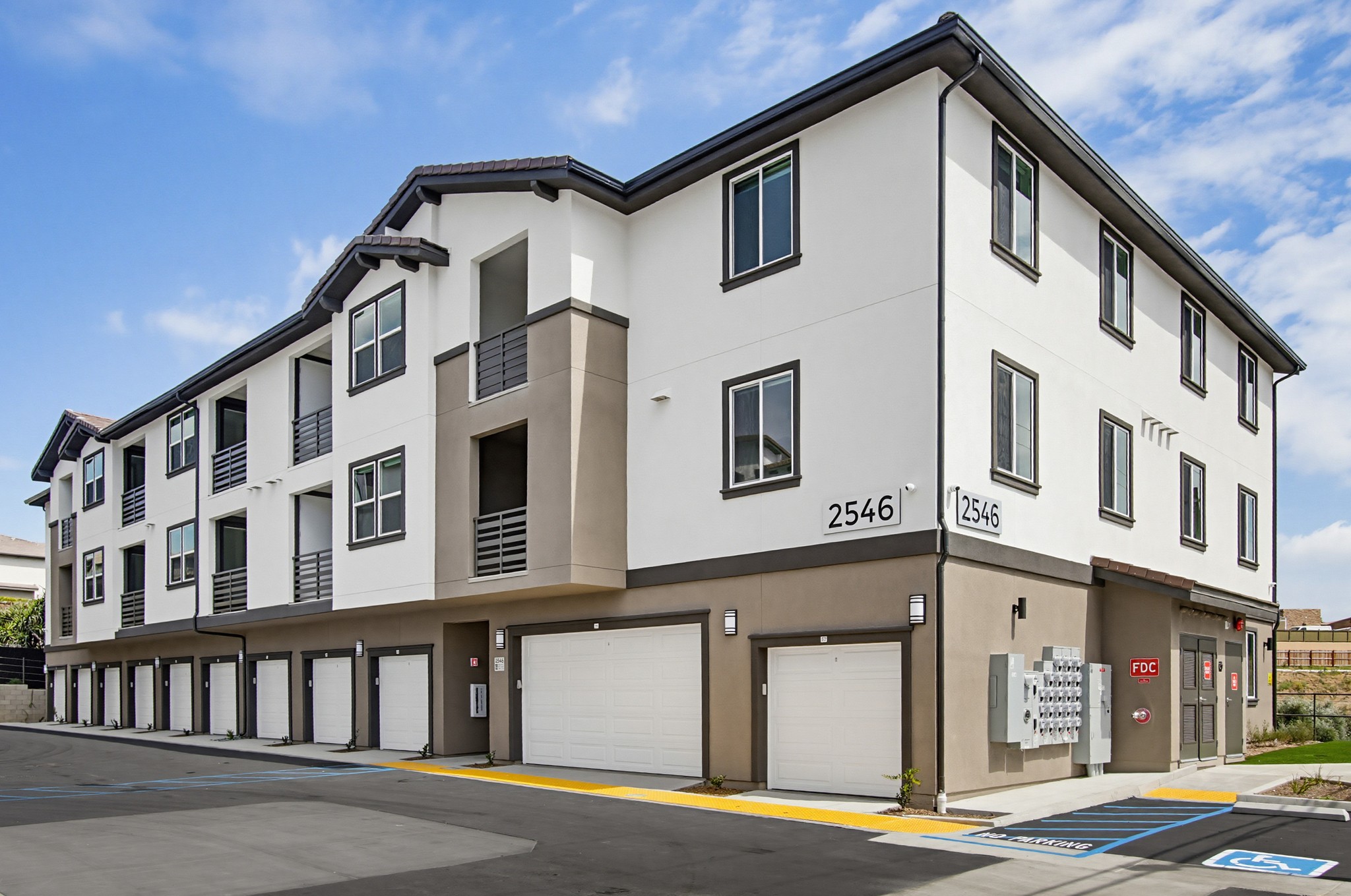Virtual tour photo 29 of 108 for 2554 Ridgeway Dr #2103 and Common Areas