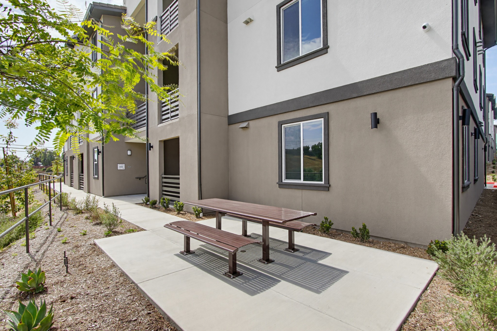 Virtual tour photo 45 of 108 for 2554 Ridgeway Dr #2103 and Common Areas