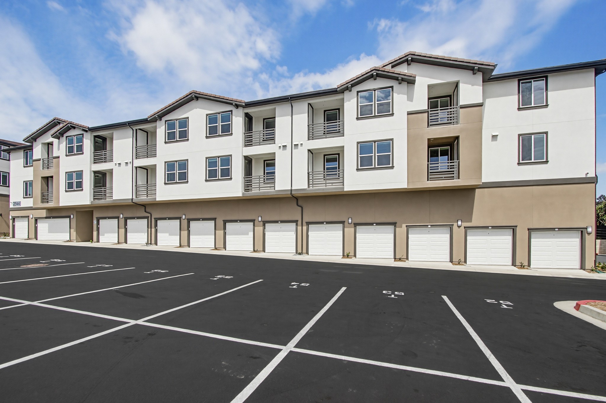 Virtual tour photo 49 of 108 for 2554 Ridgeway Dr #2103 and Common Areas