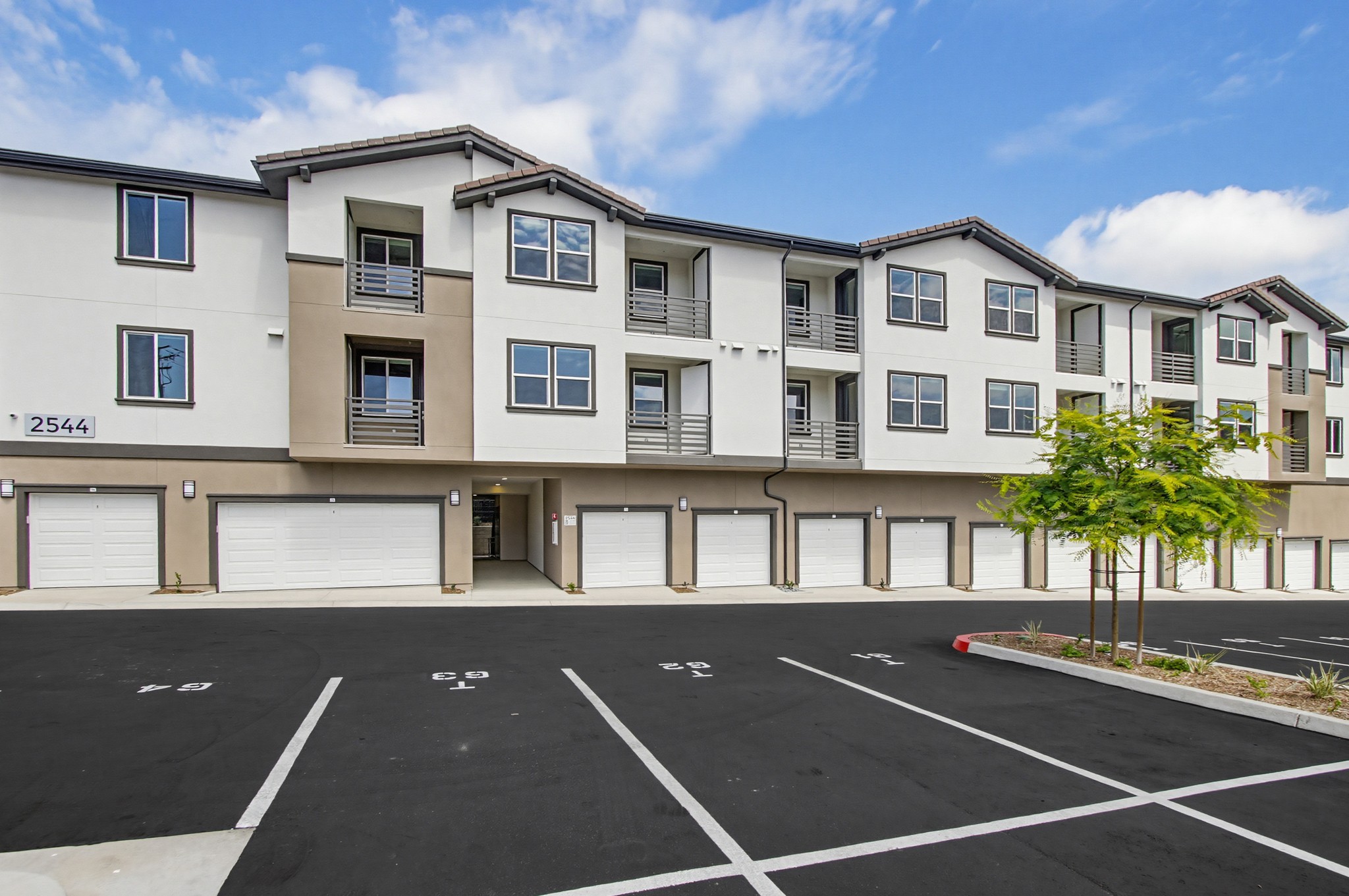 Virtual tour photo 50 of 108 for 2554 Ridgeway Dr #2103 and Common Areas