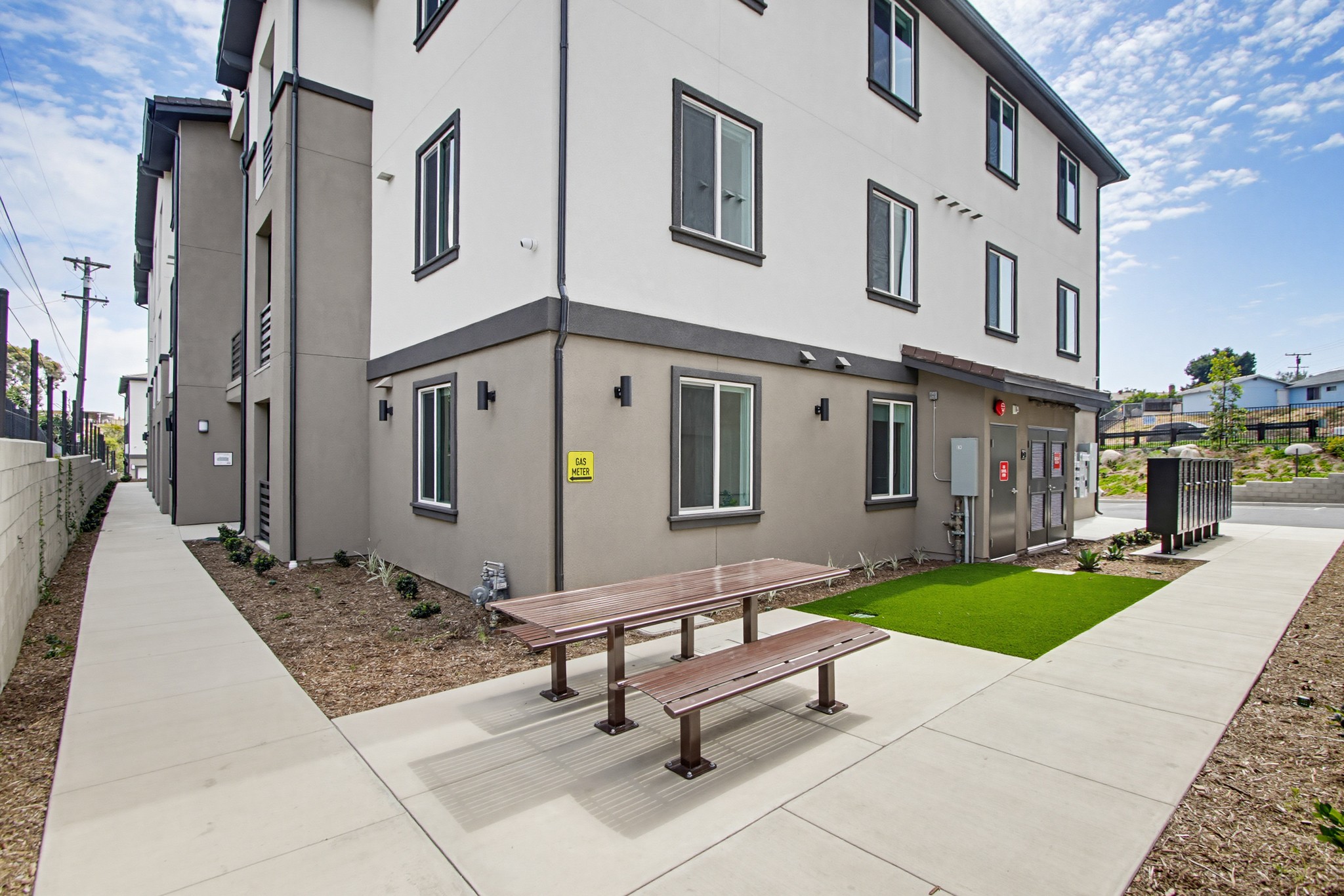 Virtual tour photo 55 of 108 for 2554 Ridgeway Dr #2103 and Common Areas