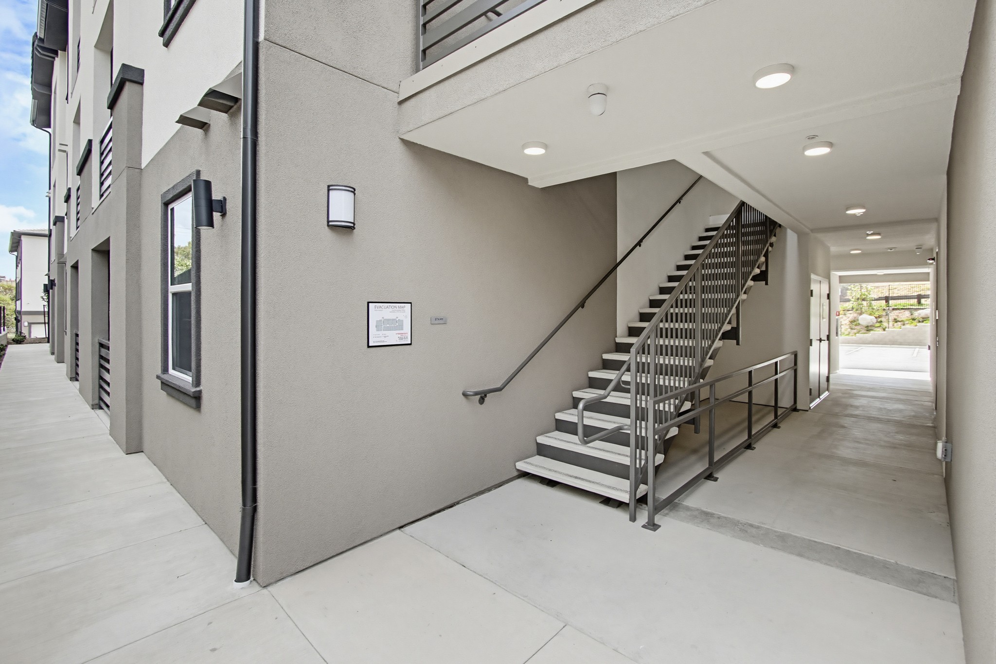 Virtual tour photo 59 of 108 for 2554 Ridgeway Dr #2103 and Common Areas