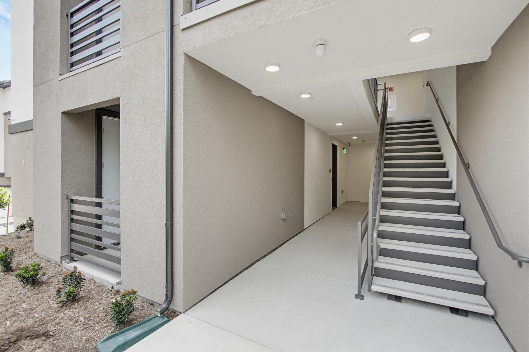 Virtual tour photo 61 of 108 for 2554 Ridgeway Dr #2103 and Common Areas