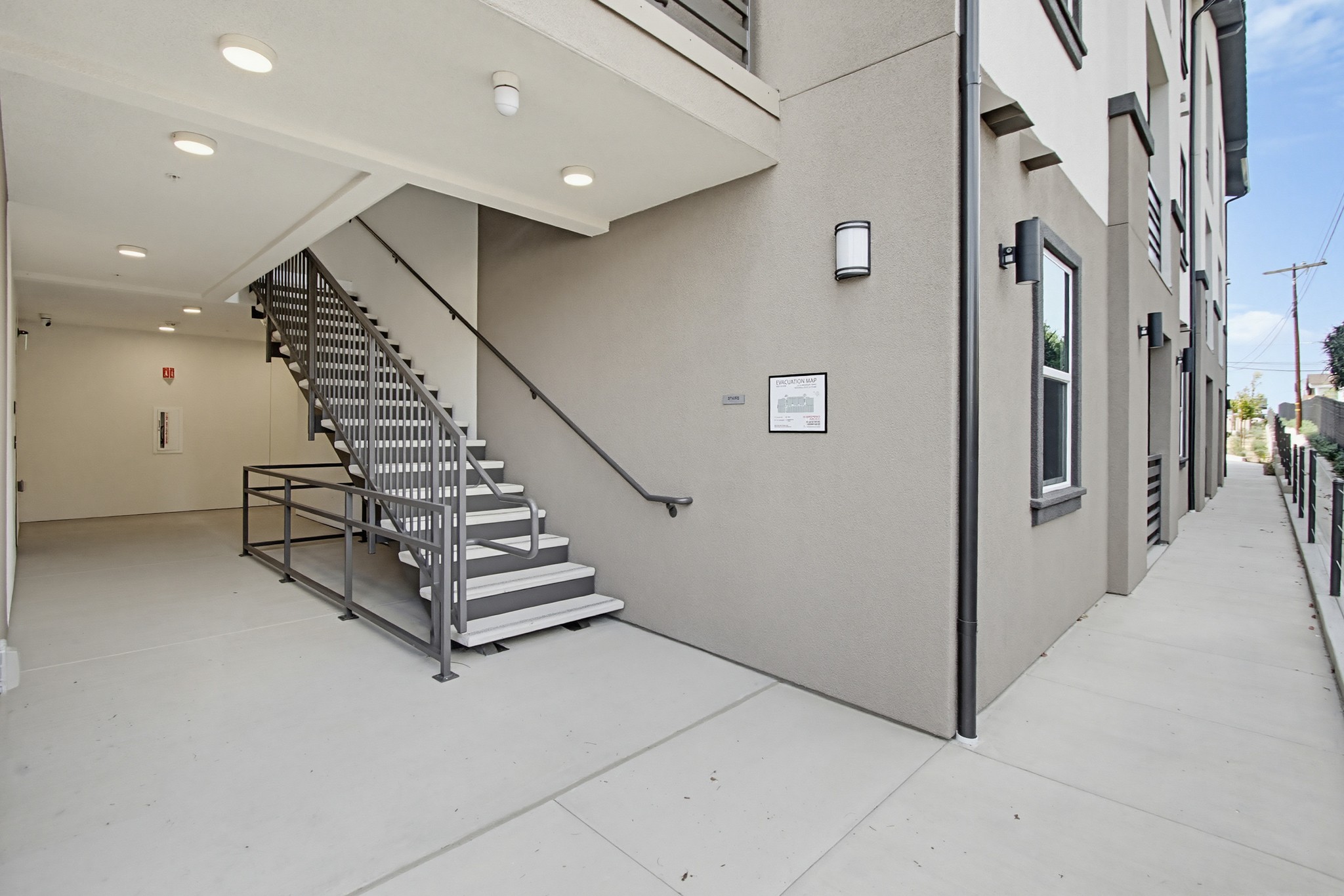 Virtual tour photo 81 of 108 for 2554 Ridgeway Dr #2103 and Common Areas