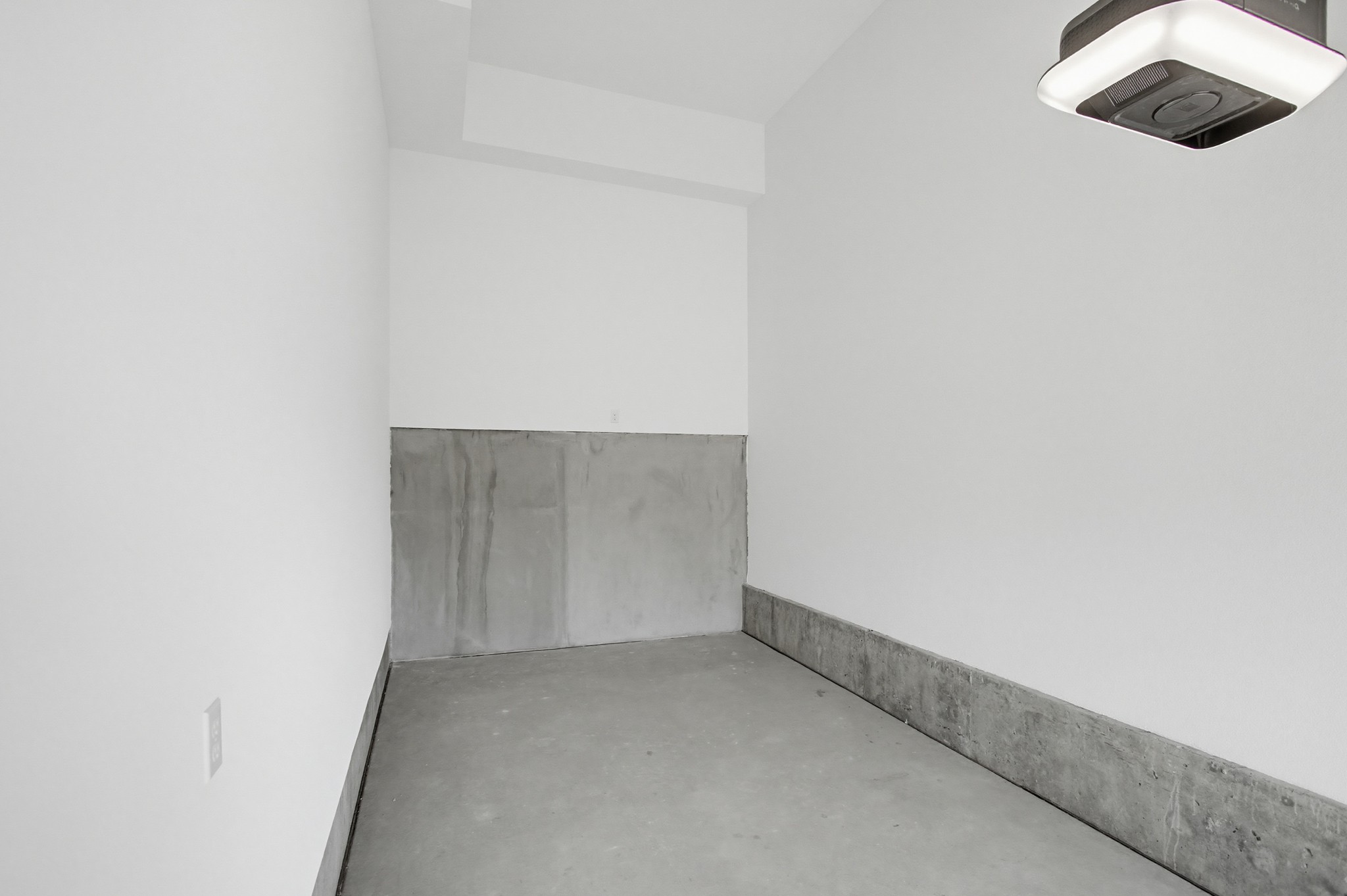 Virtual tour photo 94 of 108 for 2554 Ridgeway Dr #2103 and Common Areas