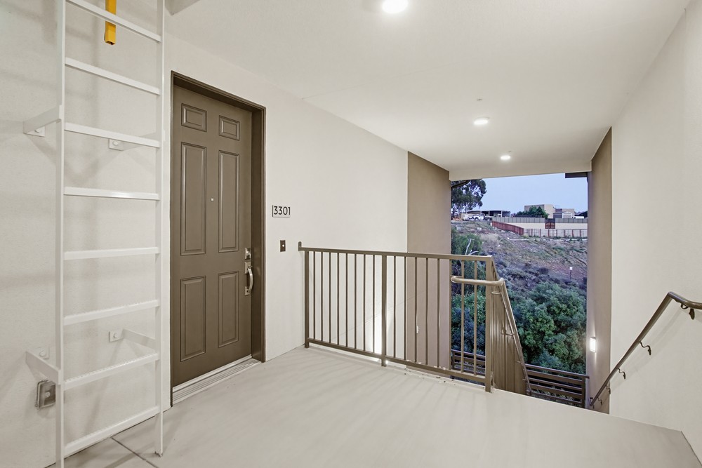 Virtual tour photo 1 of 31 for 2546 Ridgeway Dr #3301