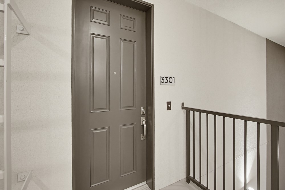 Virtual tour photo 5 of 31 for 2546 Ridgeway Dr #3301