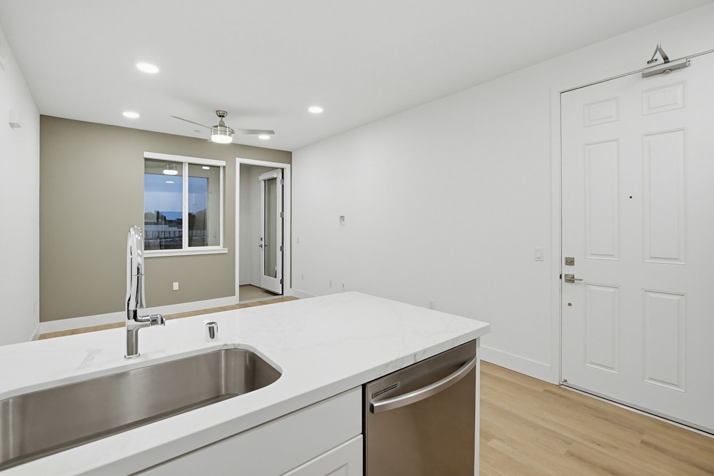 Virtual tour photo 7 of 31 for 2546 Ridgeway Dr #3301