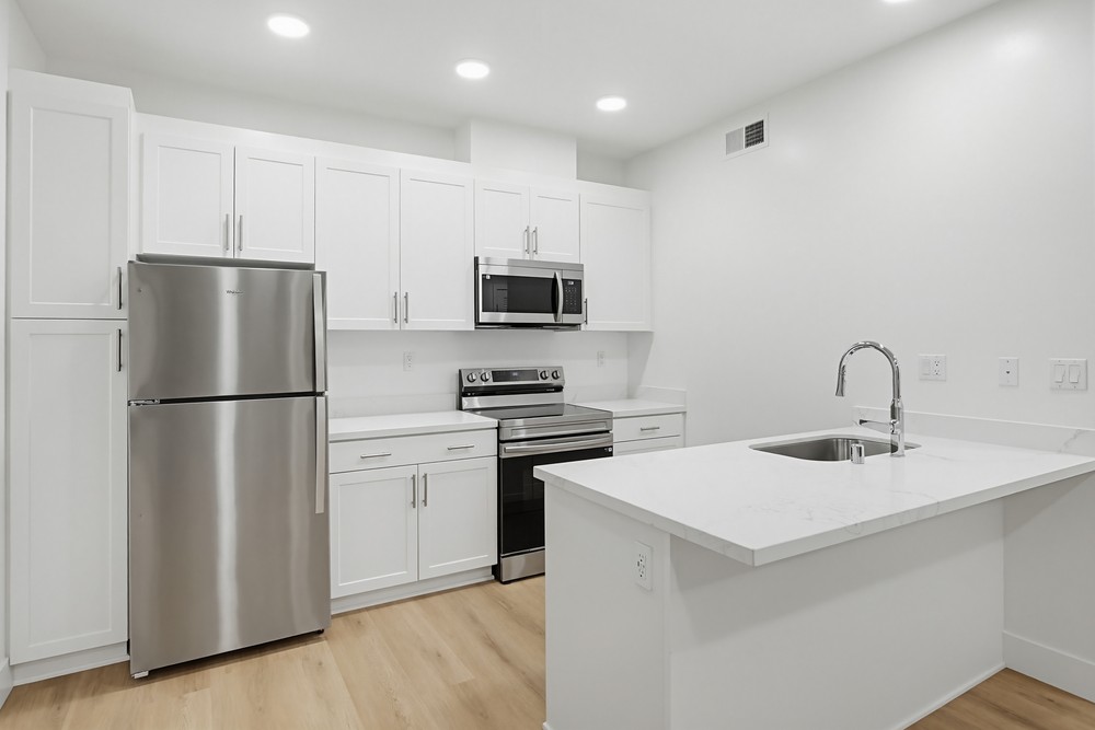 Virtual tour photo 8 of 31 for 2546 Ridgeway Dr #3301