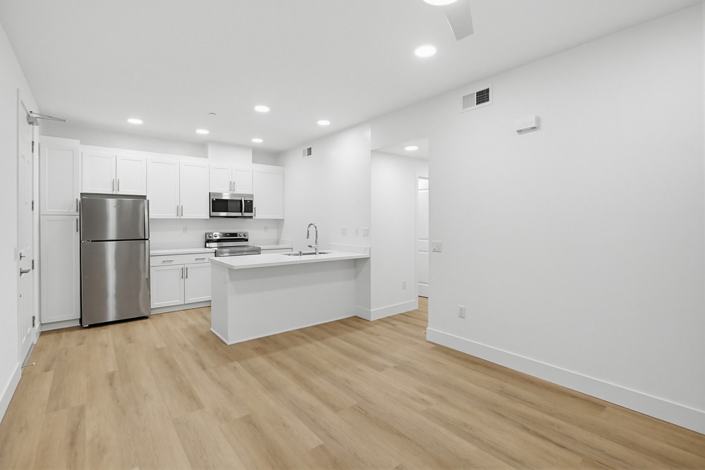 Virtual tour photo 11 of 31 for 2546 Ridgeway Dr #3301