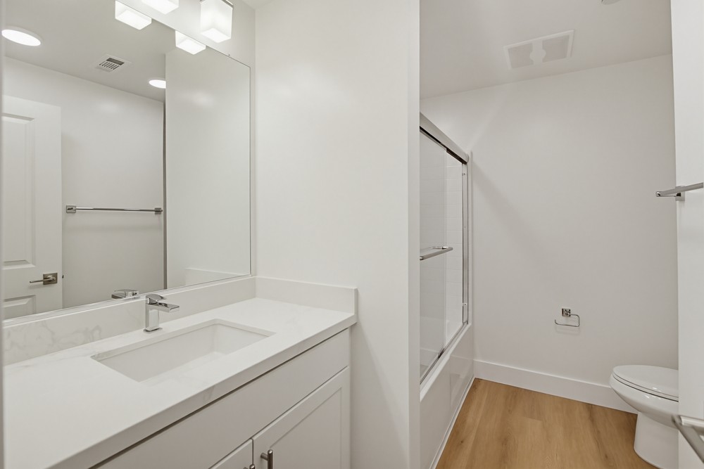 Virtual tour photo 20 of 31 for 2546 Ridgeway Dr #3301
