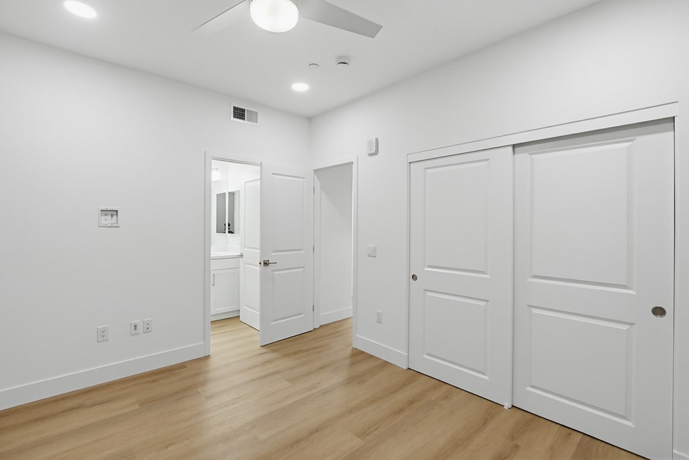 Virtual tour photo 28 of 31 for 2546 Ridgeway Dr #3301