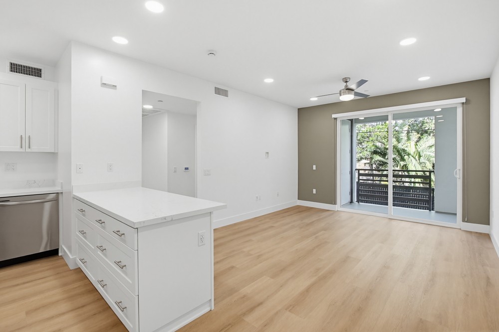 Virtual tour photo 3 of 23 for 2554 Ridgeway Dr #2202