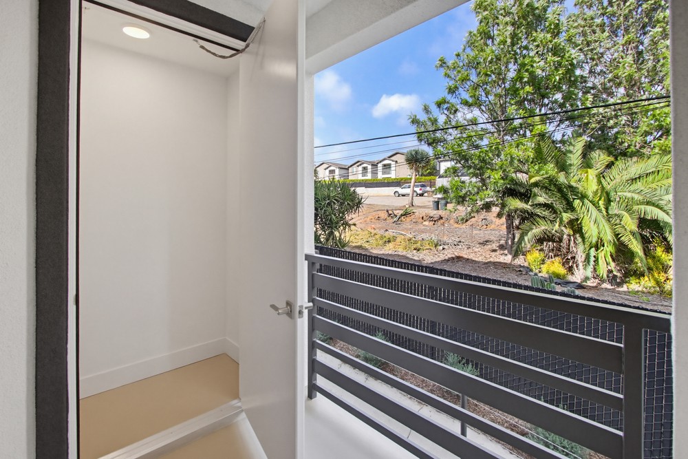 Virtual tour photo 9 of 23 for 2554 Ridgeway Dr #2202