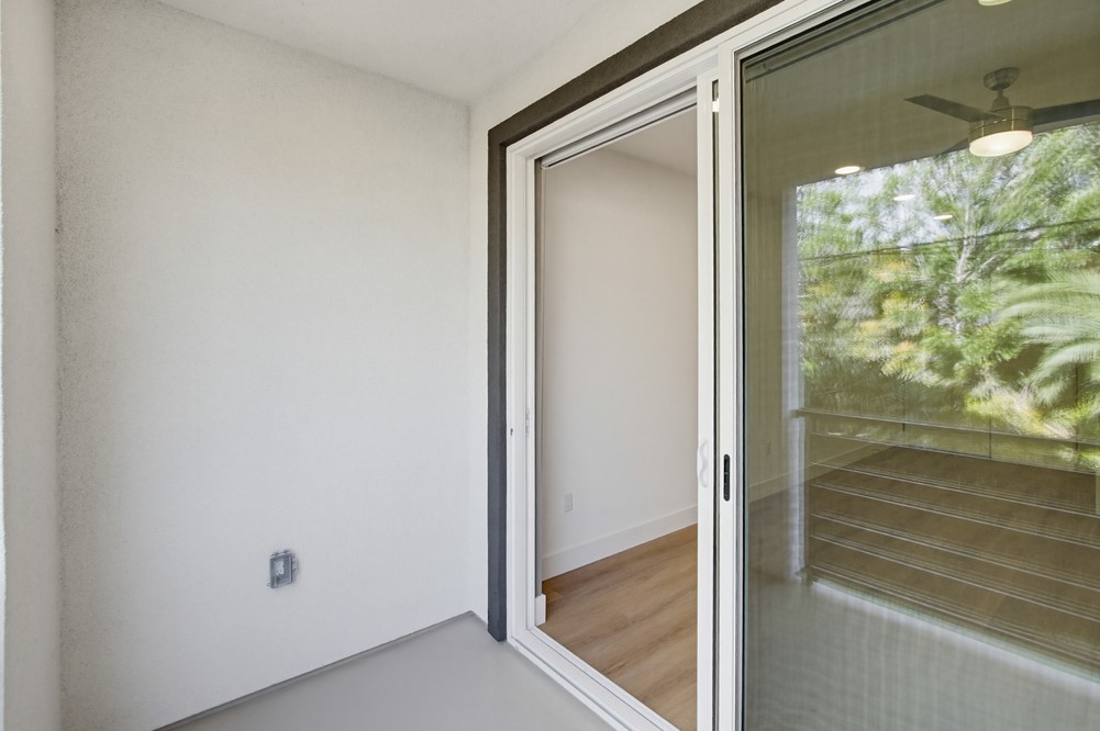 Virtual tour photo 10 of 23 for 2554 Ridgeway Dr #2202