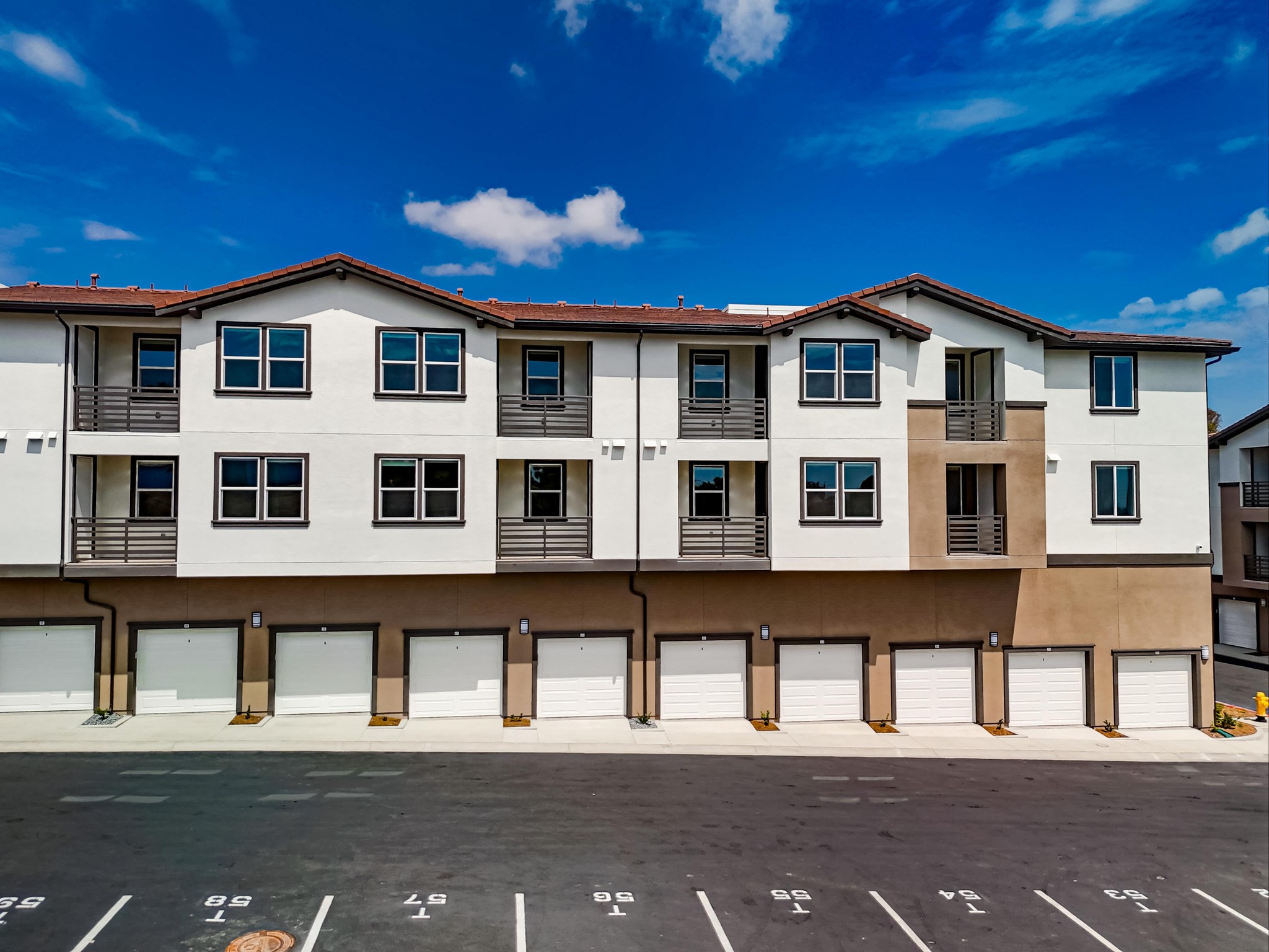 Virtual tour photo 8 of 45 for 2542 Ridgeway Dr (Aerials)
