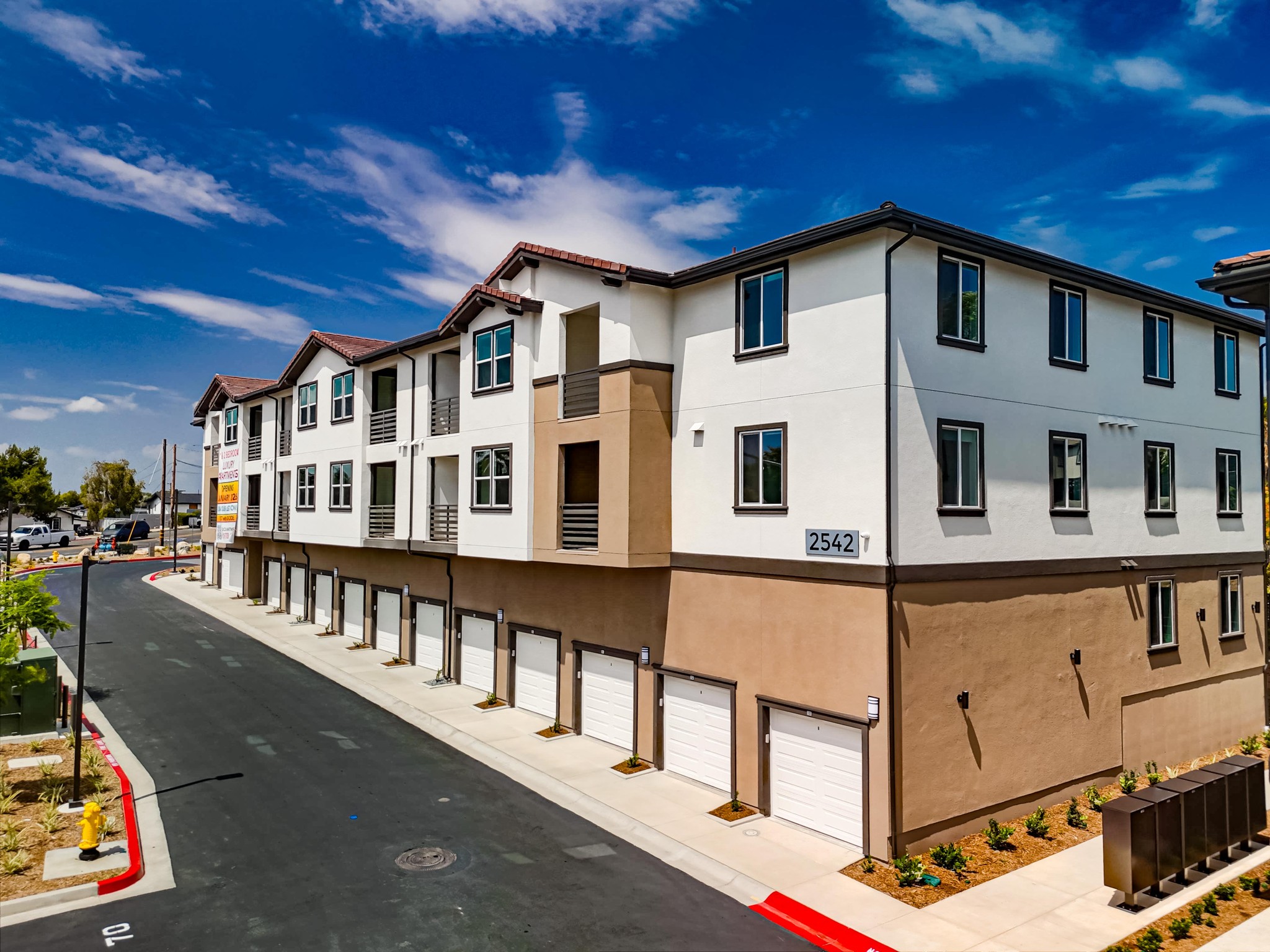 Virtual tour photo 10 of 45 for 2542 Ridgeway Dr (Aerials)