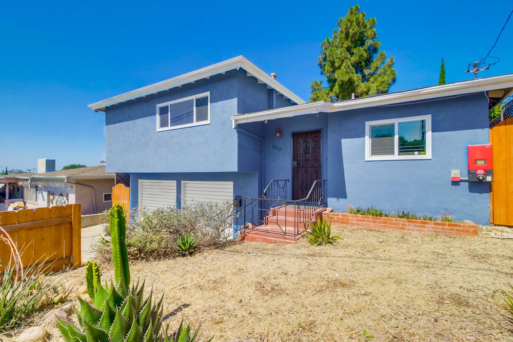 Virtual tour photo 4 of 50 for 2543 Roseview Pl