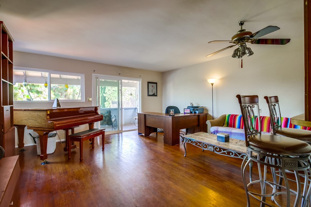 Virtual tour photo 9 of 50 for 2543 Roseview Pl