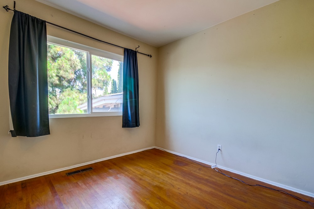 Virtual tour photo 31 of 50 for 2543 Roseview Pl