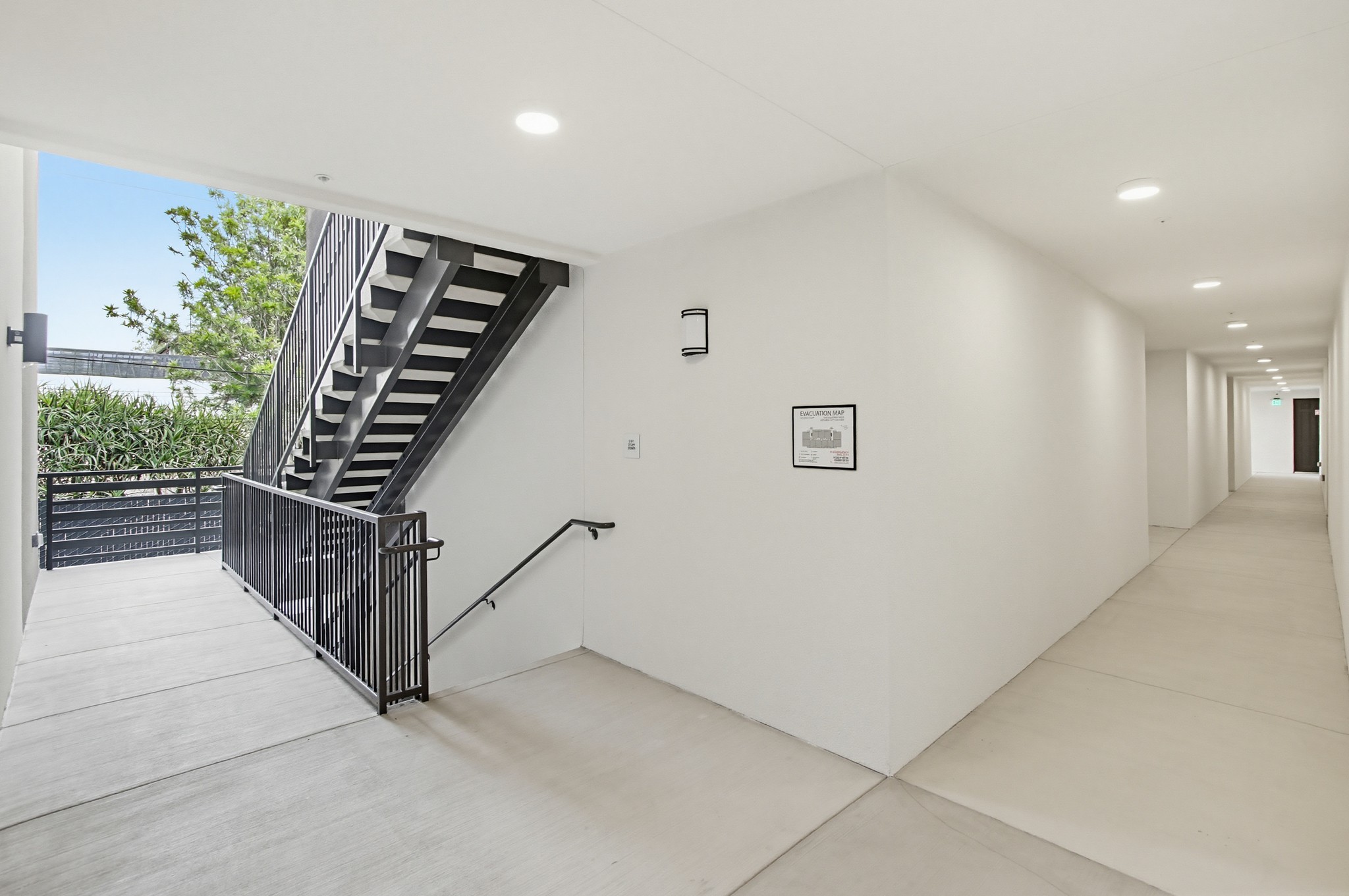 Virtual tour photo 4 of 35 for 2554 Ridgeway Dr #2201