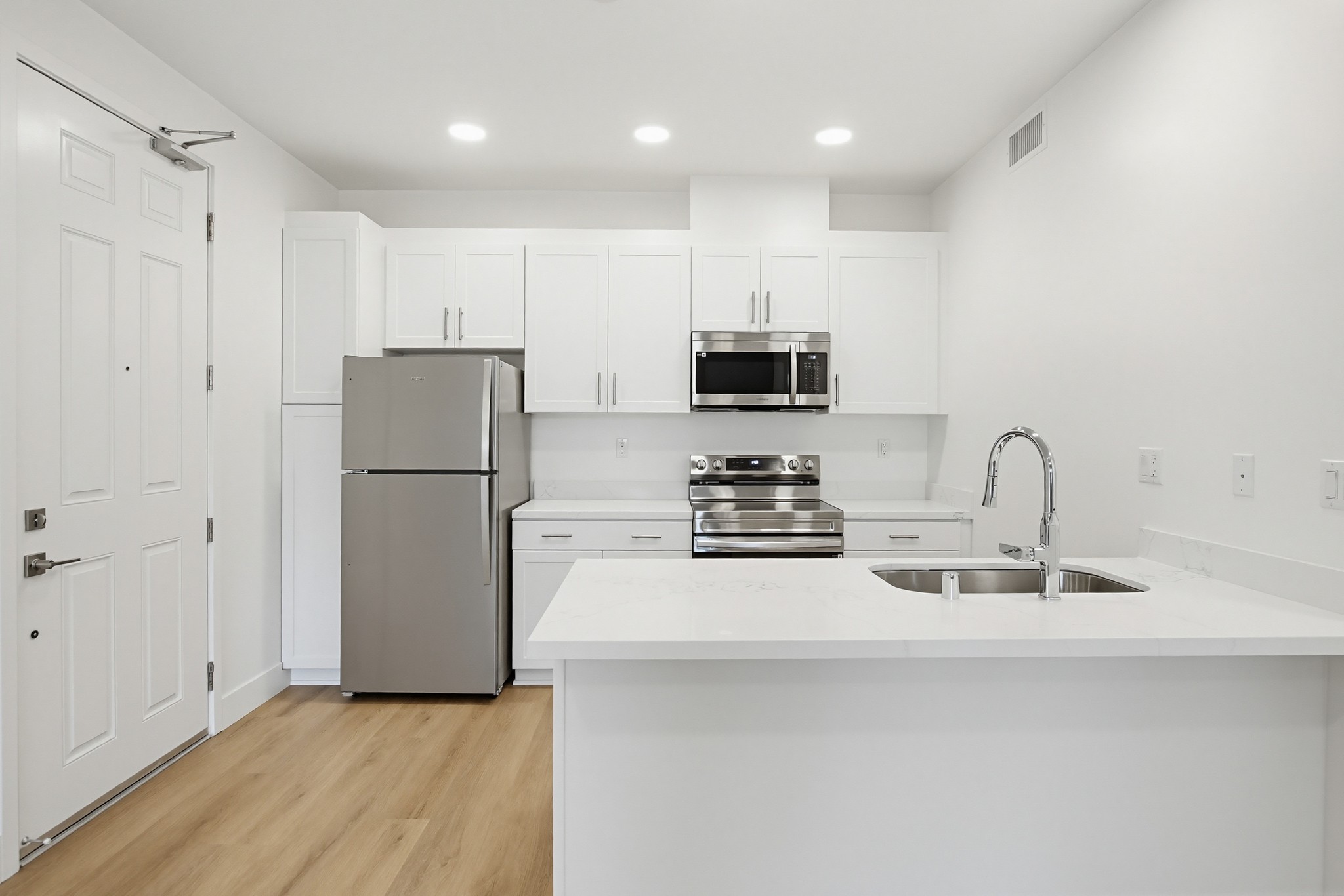 Virtual tour photo 16 of 35 for 2554 Ridgeway Dr #2201
