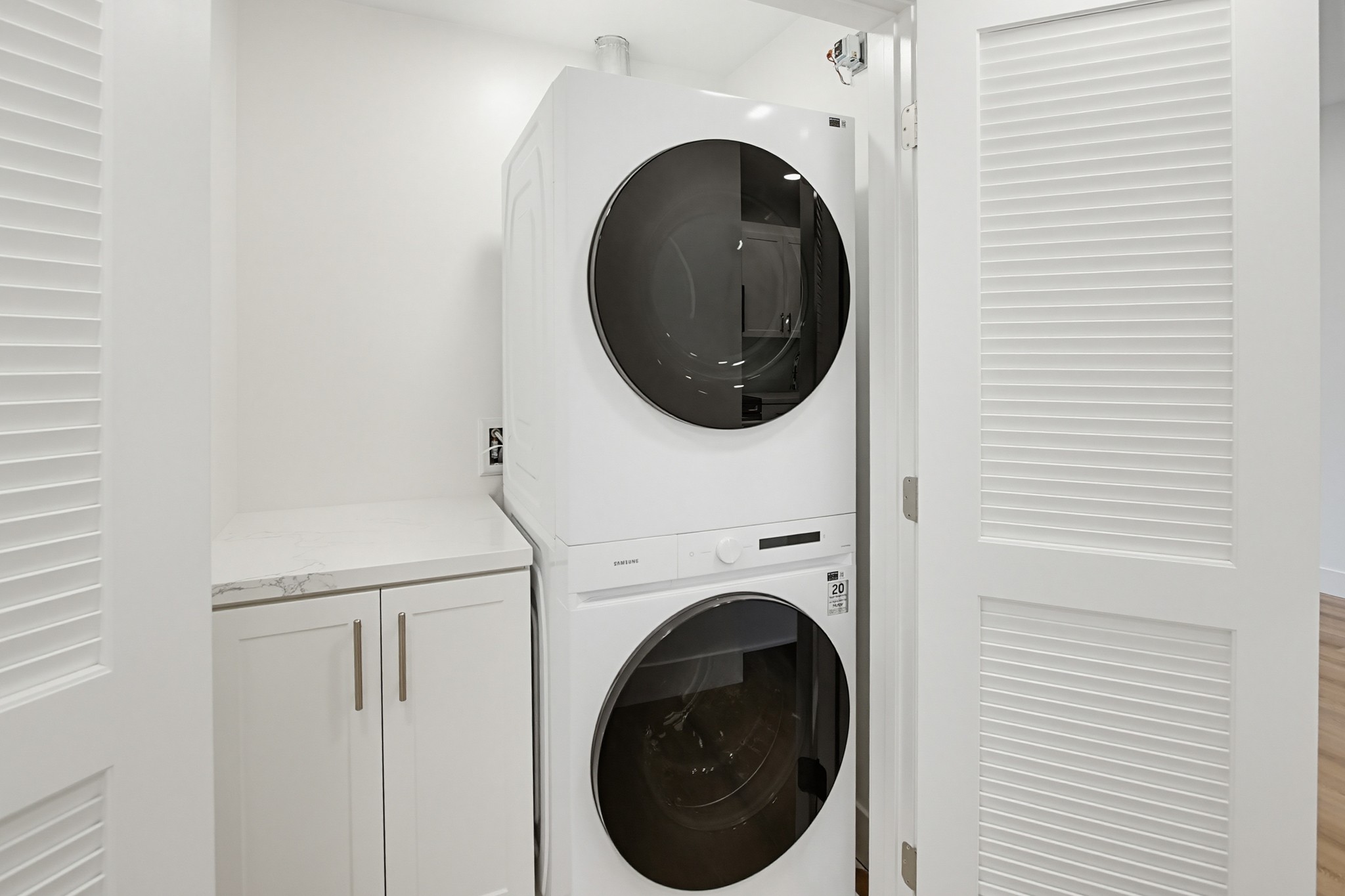 Virtual tour photo 23 of 35 for 2554 Ridgeway Dr #2201