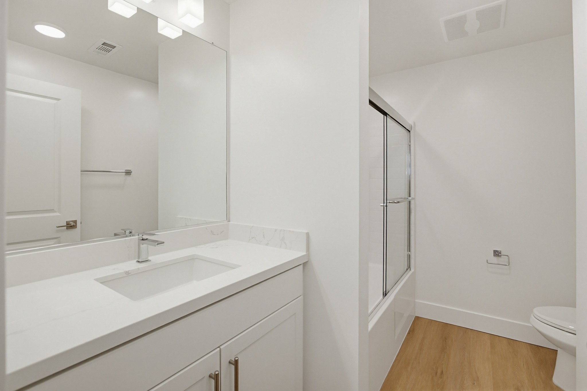 Virtual tour photo 24 of 35 for 2554 Ridgeway Dr #2201