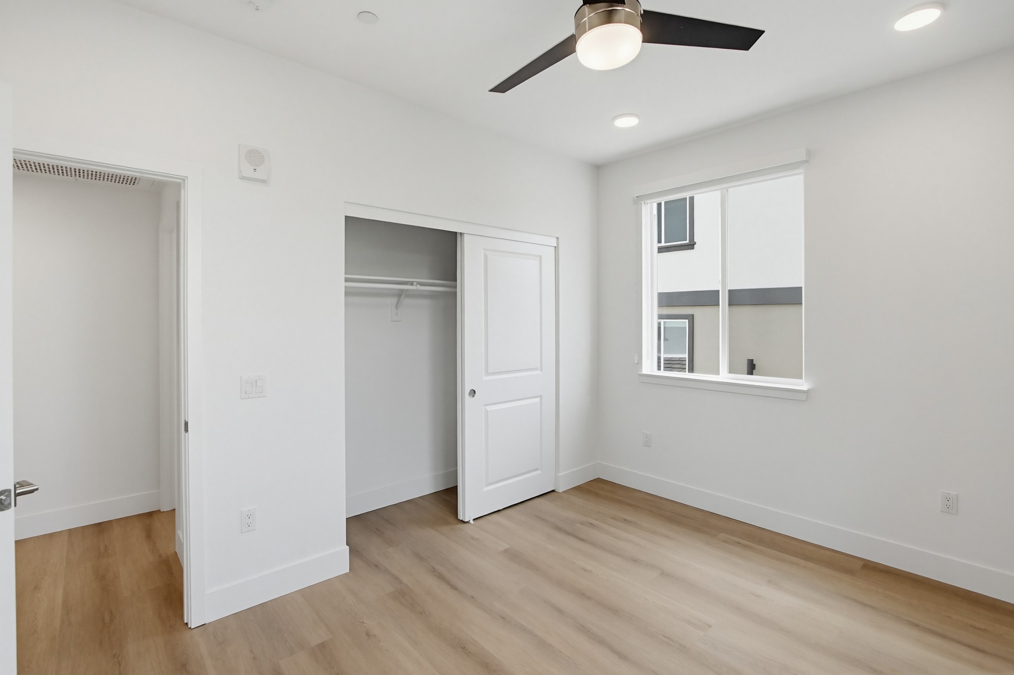 Virtual tour photo 31 of 35 for 2554 Ridgeway Dr #2201