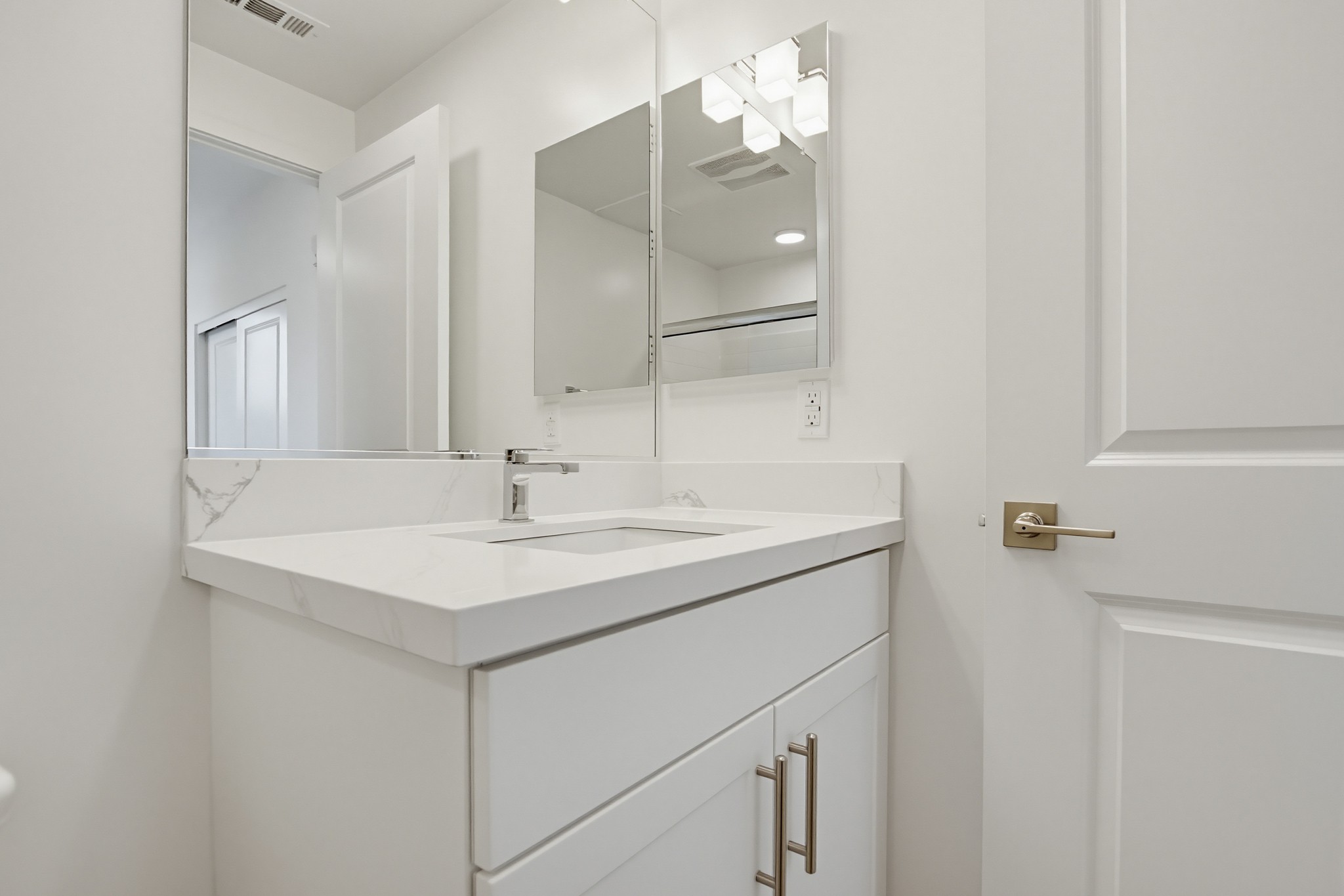 Virtual tour photo 36 of 35 for 2554 Ridgeway Dr #2201