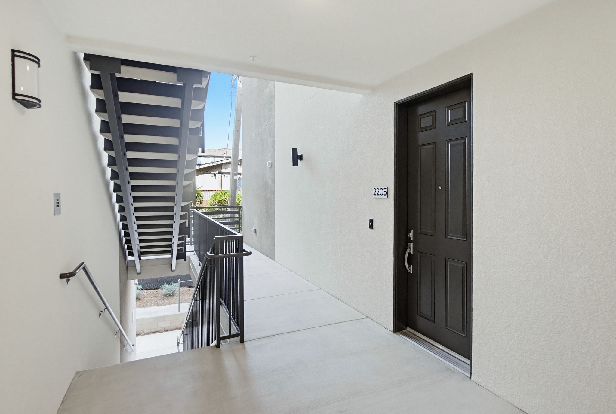 Virtual tour photo 3 of 33 for 2544 Ridgeway Dr #2205
