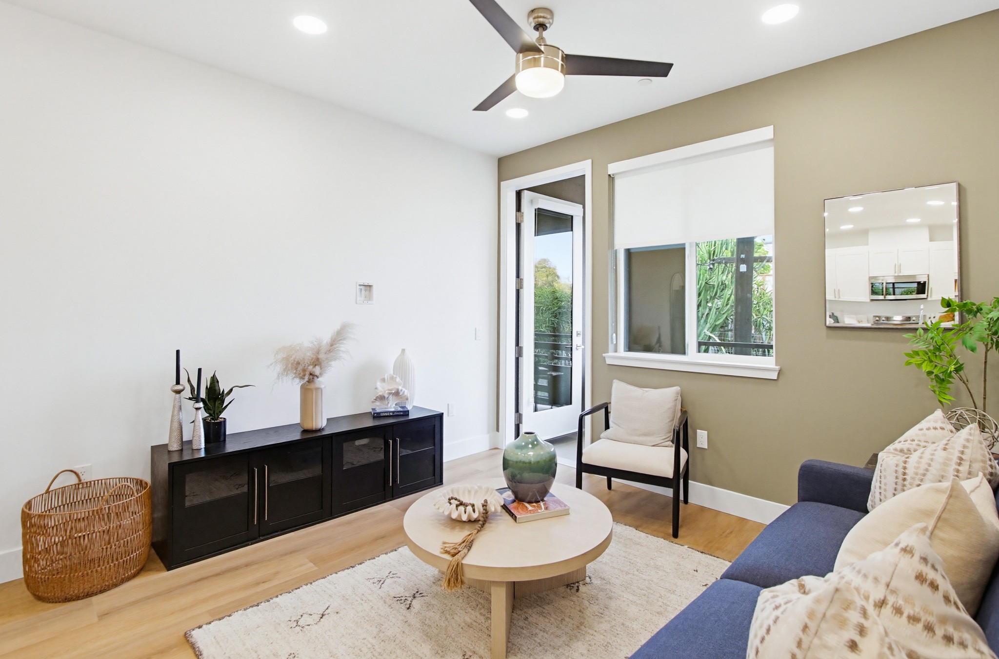 Virtual tour photo 5 of 33 for 2544 Ridgeway Dr #2205
