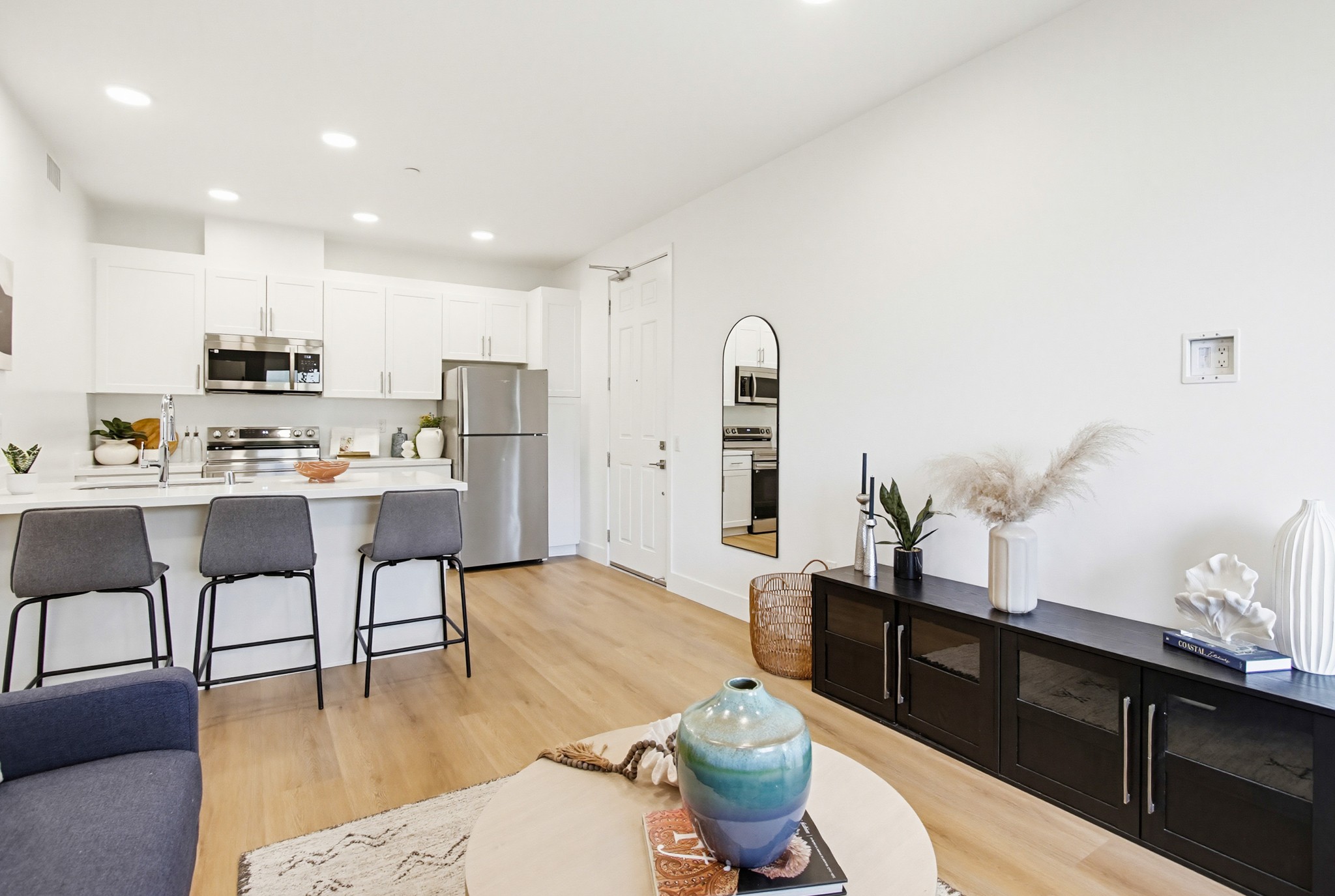 Virtual tour photo 8 of 33 for 2544 Ridgeway Dr #2205