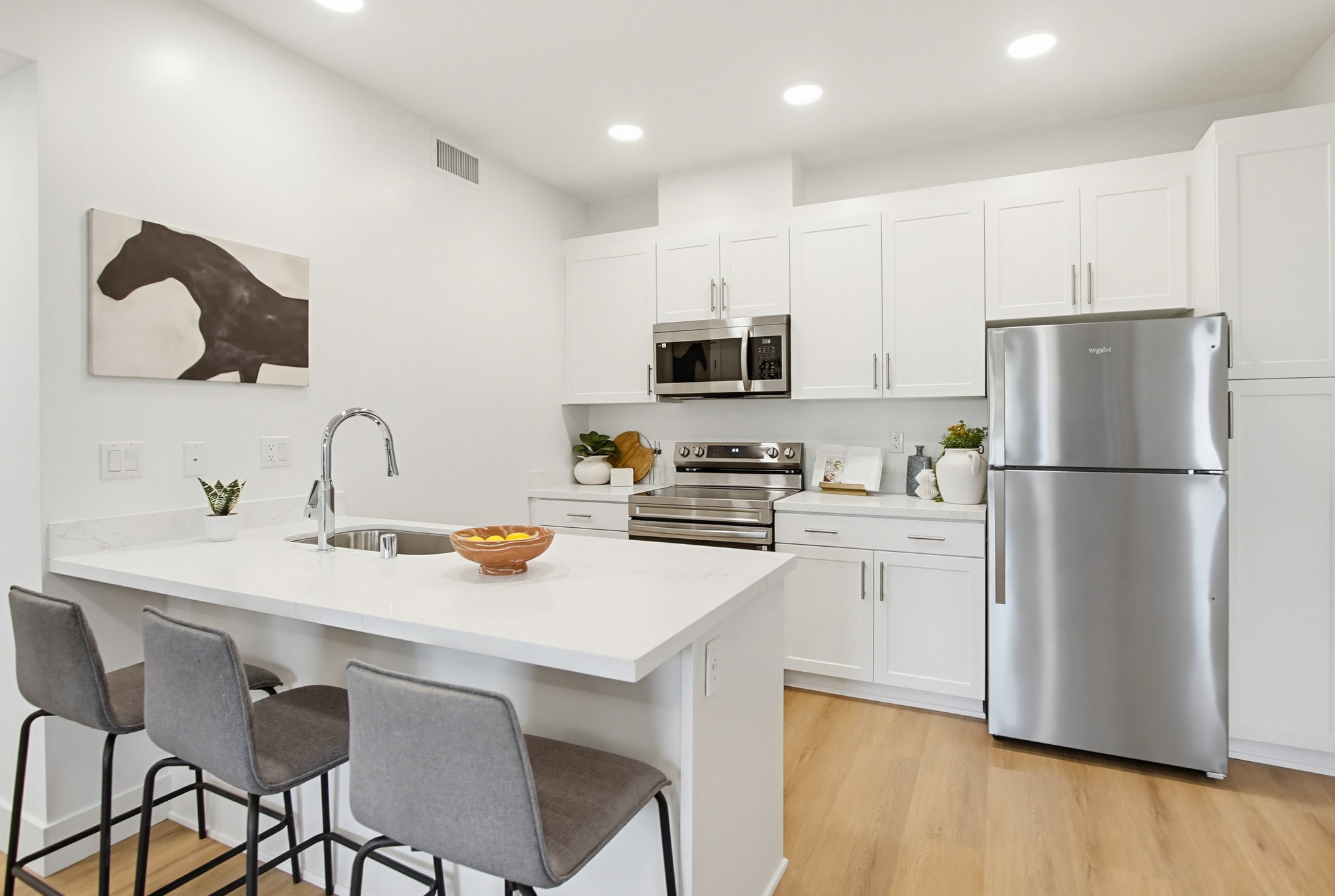 Virtual tour photo 9 of 33 for 2544 Ridgeway Dr #2205