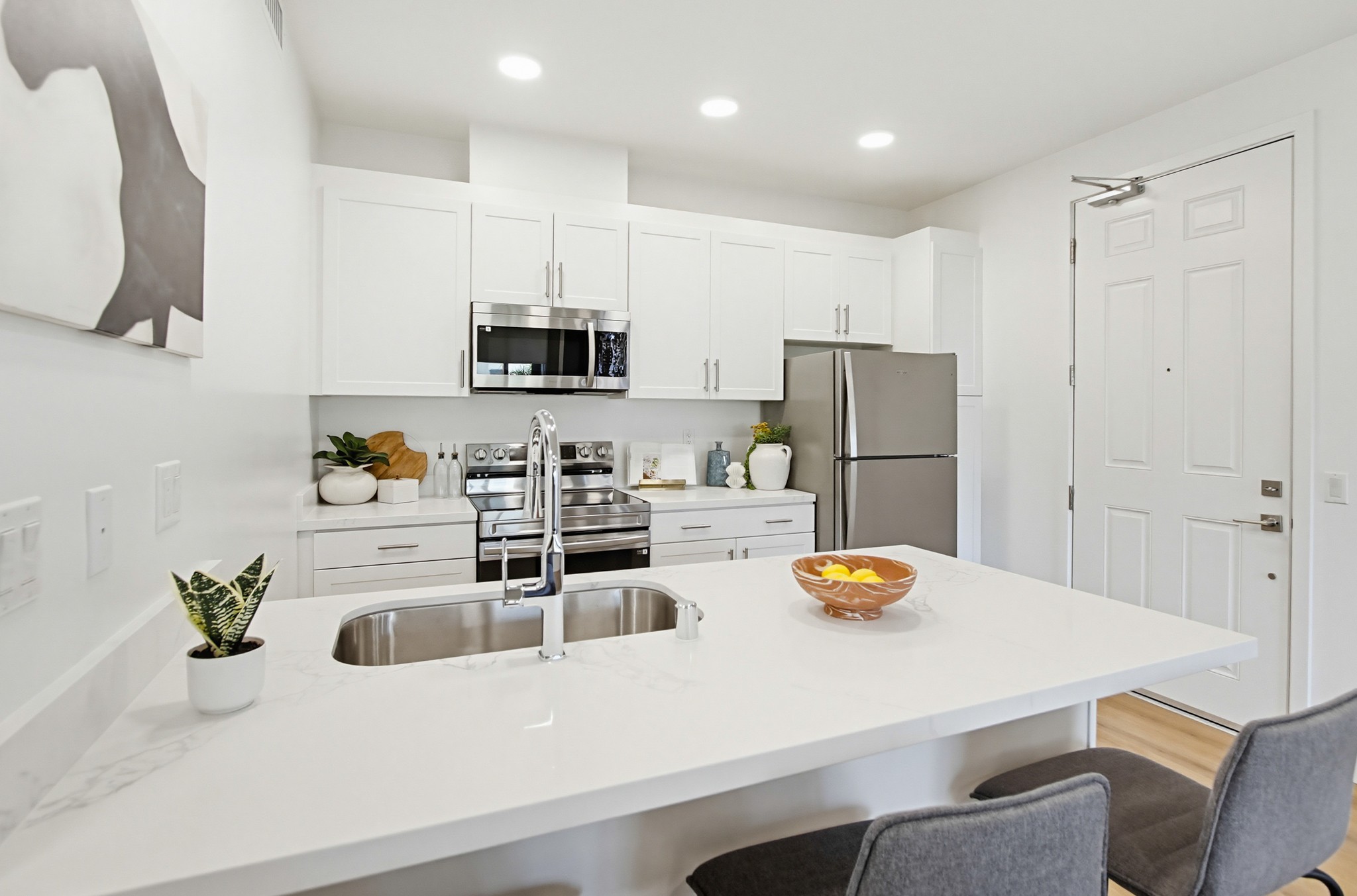 Virtual tour photo 10 of 33 for 2544 Ridgeway Dr #2205