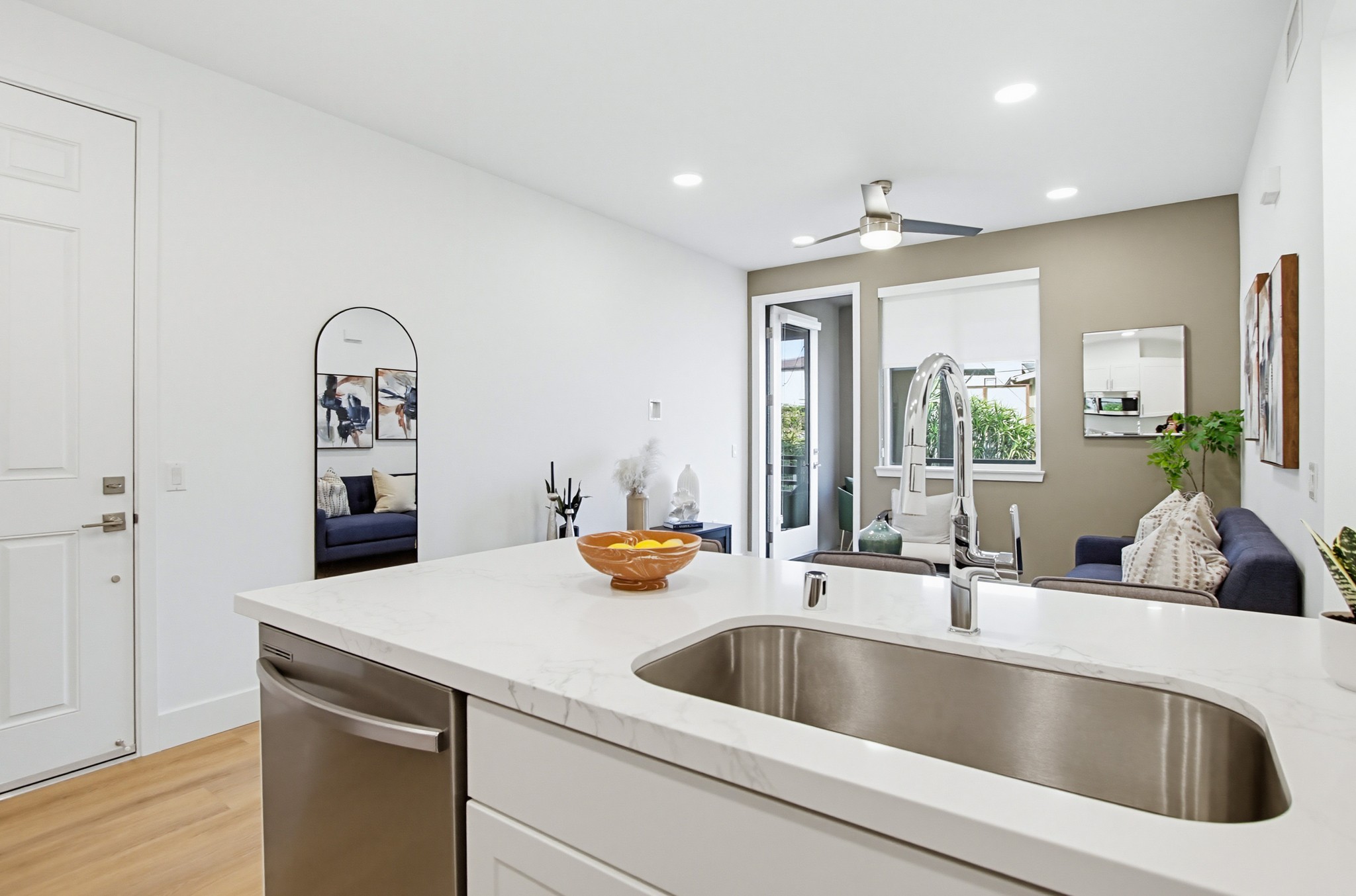 Virtual tour photo 12 of 33 for 2544 Ridgeway Dr #2205