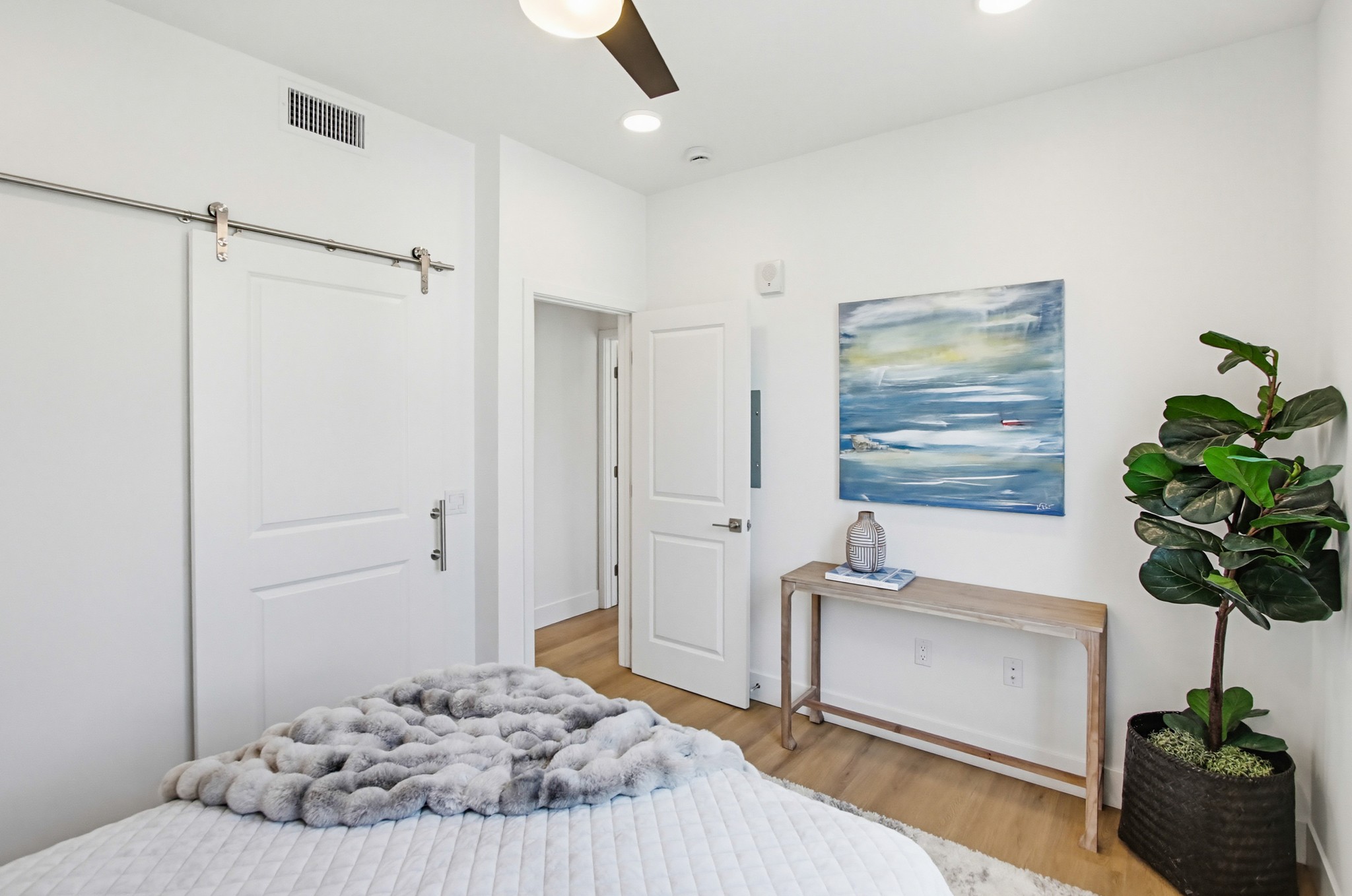 Virtual tour photo 23 of 33 for 2544 Ridgeway Dr #2205